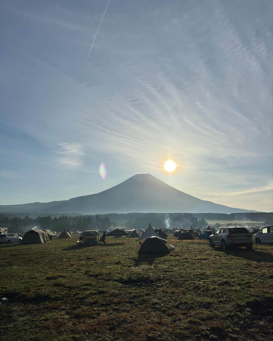 高島豪志さんのインスタグラム写真 - (高島豪志Instagram)「. 11月はもう一回ぐらいキャンプ行くぞー！！  #ふもとっぱら #秋キャンプ #富士山🗻 #ふもとっぱらキャンプ場 #mtfuji🗻 #キャンプ男子 #高島豪志 #キャンプ好き #おすすめキャンプ場 #japanlife #camping⛺️」10月27日 16時25分 - tsuyoshi_takashima_official