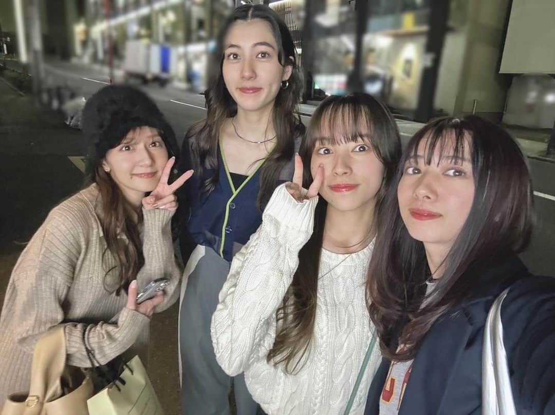 宇野愛海のインスタグラム：「. 🦐初期メン会 ✌︎ 何年経っても変わらない関係性が心地よいです 次は奏音もね〜❣️ @nanaki.kanon」
