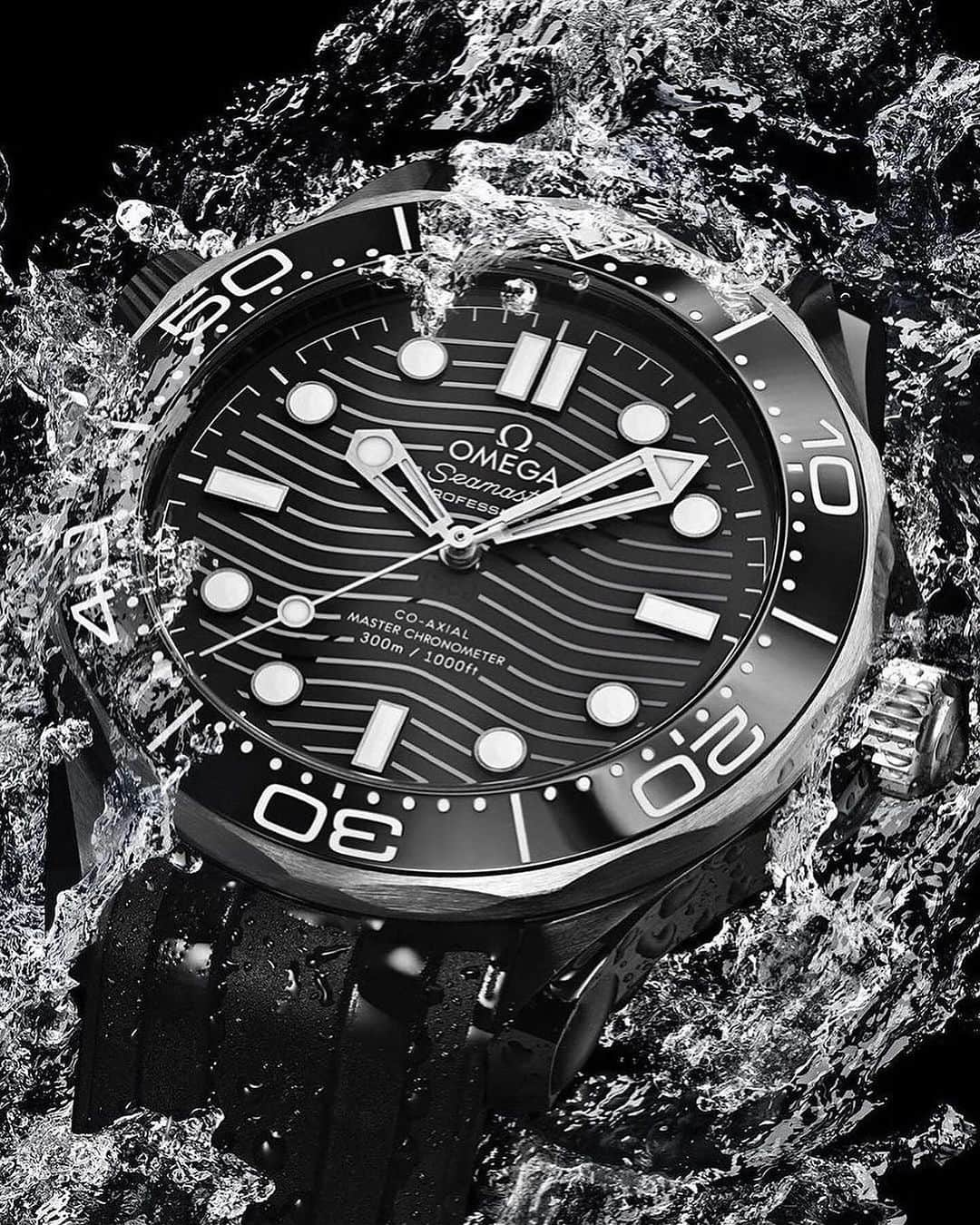 Daily Watchさんのインスタグラム写真 - (Daily WatchInstagram)「The 2019 Omega Seamaster Diver 300M in Black Ceramic ⚫️ #Omega #DailyWatch」10月27日 16時26分 - dailywatch