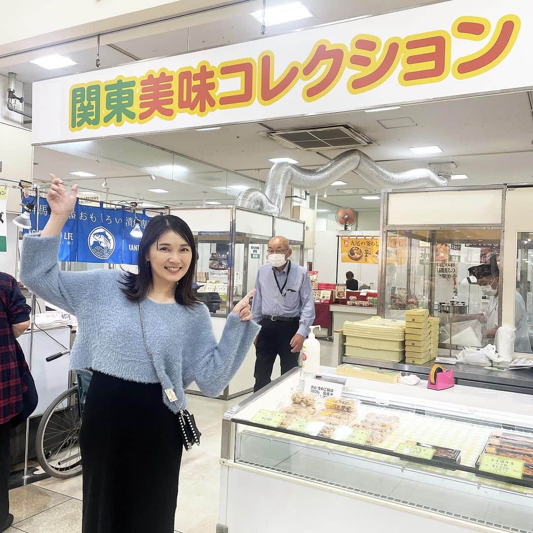 小池祥絵のインスタグラム：「FKDインターパークで開催中の関東美味コレクション🍔 関東の美味しい〜ものが大集合😋 本日とちぎテレビイブ6プラスにてその模様を放送します！ ぜひご覧ください⭐️ #とちぎテレビ #イブ6プラス #関東美味コレクション  #物産展 #いつも同じポーズ #物産展ポーズ」