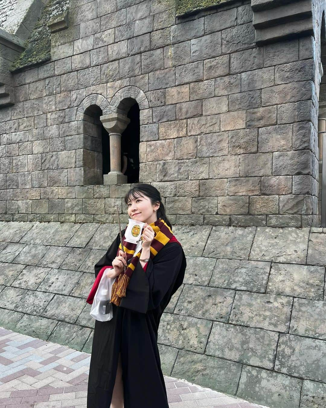 駒木結衣さんのインスタグラム写真 - (駒木結衣Instagram)「夏に行ったハリポタ🍿🪄 @wbtourtokyo   いつまでも魔法の世界に憧れます…🩶  #ハリーポッタースタジオツアー」10月27日 16時45分 - komaki_yui