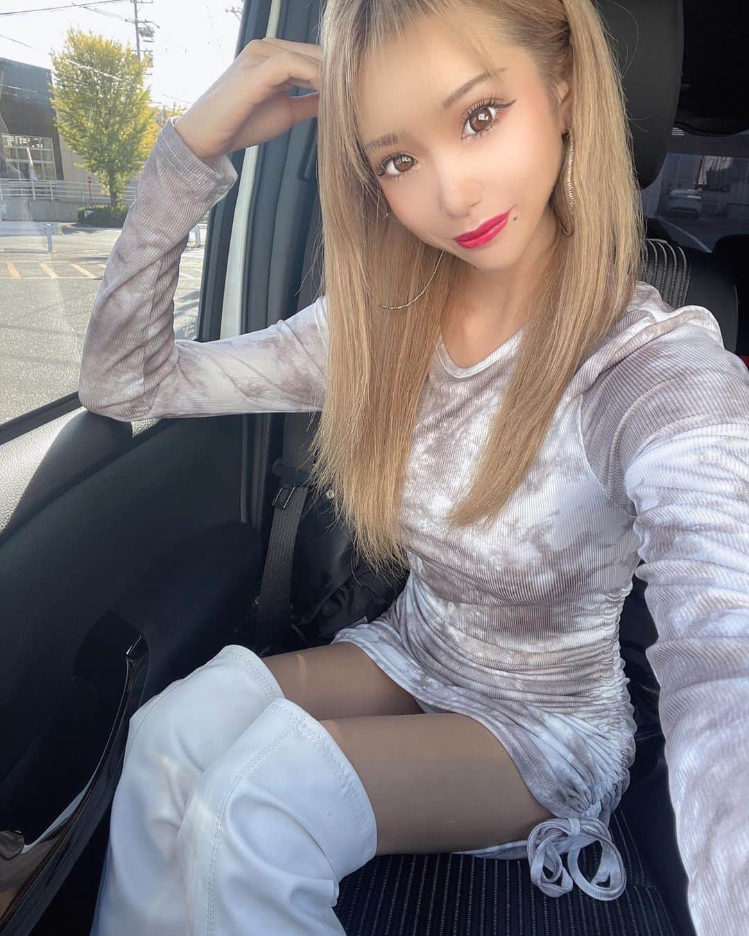 RIIAのインスタグラム：「日が暮れるの早いなぁ〜🥺 あと2ヶ月で今年も終わり💦」