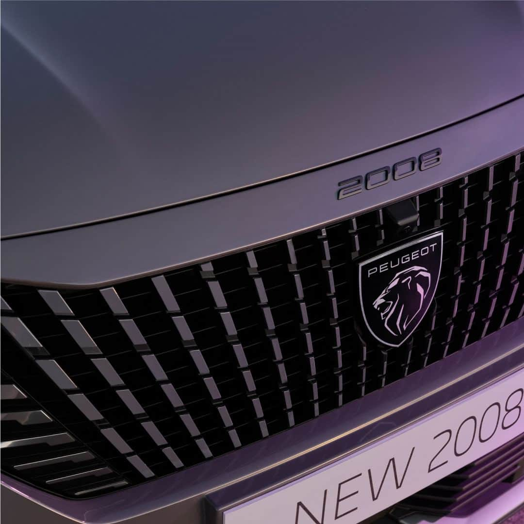 Peugeot_jpさんのインスタグラム写真 - (Peugeot_jpInstagram)「クラスやサイズを超えたインパクトが心を奪う、NEW 2008のスタイリング。  ライオンのように躍動的なフォルムには、新たに採用された鋭い3本かぎ爪のシグネチャーライトなど、プジョーの新しい感性を主張する斬新な意匠が随所に散りばめられています。  見る人の心に爪痕を残すエクステリアデザインです。  NEW 2008デビューフェア 11/3(金・祝)～5(日)  詳しくはプロフィールのリンクをチェック。  #Peugeot #プジョー #プジョー2008」10月27日 17時05分 - peugeot_jp