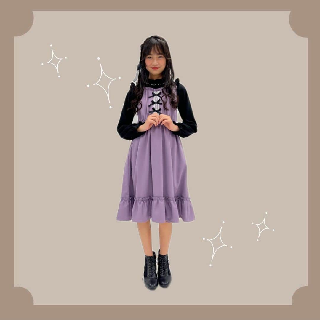 axes_femme_kidsさんのインスタグラム写真 - (axes_femme_kidsInstagram)「🎀axesfemme Kids “PETIT LADY” . . ハロウィンにピッタリな配色ワンピース💜 胸元のリボンが可愛らしさを演出🎀 キャラクターのバウンドコーデにも大活躍なアイテムです✨ ⁡ 🎀連ボタンビスチェ切替ワンピ 140cm~160cm  展開 ¥5,500(税込) . . ✻model:みーちゃん✻ @akkoomama  ⁡ . . *:..｡♡*ﾟ¨ﾟﾟ･*:..｡♡*ﾟ¨ﾟﾟ･*:..｡♡*ﾟ¨ﾟ･*:..｡♡*ﾟ¨ﾟﾟ･*:. ⁡ #axesfemme #axes #アクシーズ #axesfemmekids #アクシーズキッズ #2023aw #オシャレキッズ #キッズファッションショー #キッズ #jsコーデ #jcコーデ #中学生コーデ #キッズコーデ #秋コーデ #ワンピース #kawaiiでつながろっ #axesfemmeでもっとつながろう ⁡ *:..｡♡*ﾟ¨ﾟﾟ･*:..｡♡*ﾟ¨ﾟﾟ･*:..｡♡*ﾟ¨ﾟ･*:..｡♡*ﾟ¨ﾟﾟ･*:」10月27日 17時22分 - axes_femme_kids