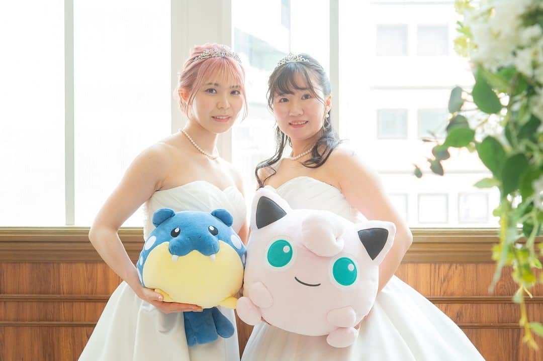 【公式】小さな結婚式さんのインスタグラム写真 - (【公式】小さな結婚式Instagram)「. @petit.wedding をフォローしてね♩ #小さな結婚式 をつけてのお写真投稿も大歓迎です♡ こちらの公式IGでリグラムさせていただきます＊ . お気に入りのウェディングドレスに身を包み ”推しキャラ”との写真撮影を楽しむおふたり。 ウェディングドレスを着て、 推し活もお楽しみいただけます♡ . >>#小さな結婚式表参道店 . ——————— #petitwedding #ラヴィファクトリー #前撮り #結婚式 #プレ花嫁 #卒花 #家族婚 #少人数結婚式 #ウェディング #wedding #bridal #weddingdress #花嫁 #挙式 #結婚式準備 #式場探し #日本中のプレ花嫁さまと繋がりたい #結婚式の思い出に浸る会 #結婚準備 #東京花嫁 #ウェディングフォト #花嫁コーディネート #推し活 #ソロウェディング #ウェディングドレス #花嫁姿 #2023秋婚 #2023冬婚」10月27日 17時34分 - petit.wedding