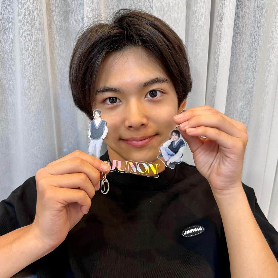 今井暖大のインスタグラム：「見てくださいー！！JUNON×今井暖大グッズです！！ 明日10/28〜11/12まで渋谷のmodiでJUNON創刊50周年を記念して、パネル展を開催してます！！（10/28.29は事前申込制） 僕のグッズや等身大パネルもあるみたいなのでぜひ行ってみてください！！楽しみ！！」
