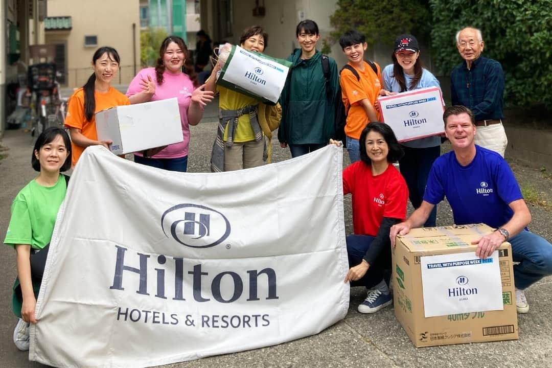 ヒルトン大阪 Hilton Osakaさんのインスタグラム写真 - (ヒルトン大阪 Hilton OsakaInstagram)「「トラベル・ウィズ・パーパス（Travel With Purpose）」は、ヒルトンが世界最大級のホスピタリティ企業として「責任ある旅行」を世界中に推進する企業目標です。私たちが住み、働き、旅行するコミュニテイーをサポートする活動を継続的に行っています。  その一環として、ヒルトン大阪では10月中旬に、チームメンバー有志によるボランティア活動を行い、大阪市淀川区にある児童養護施設「博愛社」にて、施設のイベント準備や清掃作業をお手伝いしました。  ヒルトン大阪は、1890年（明治23年）に設立した「博愛社」との繋がりを大切に、今後も地域のコミュニテイーに貢献し、環境および社会にプラスの影響をもたらすことを目指しています。   @hiltonosaka   "Travel with Purpose" is Hilton's corporate mission as one of the world's largest hospitality companies, promoting responsible travel and tourism around the world. We continually work to support the communities where we live, work and travel.  As a part of our efforts, Hilton Osaka team members participated volunteer activities in mid-October at Hakuaisha, a children's home in Yodogawa Ward, Osaka City. Our team helped the event preparation and cleaned the facility.  Hilton Osaka will continuously work with Hakuaisha, which was founded in 1890, and aims to keep a positive impact on the environment and society.  https://osaka.hiltonjapan.co.jp/  ==== #ヒルトン大阪 #ヒルトンホテル #ボランティア活動 #博愛社 #HiltonOsaka #HiltonHotel #TravelWithPurpose」10月27日 18時00分 - hiltonosaka