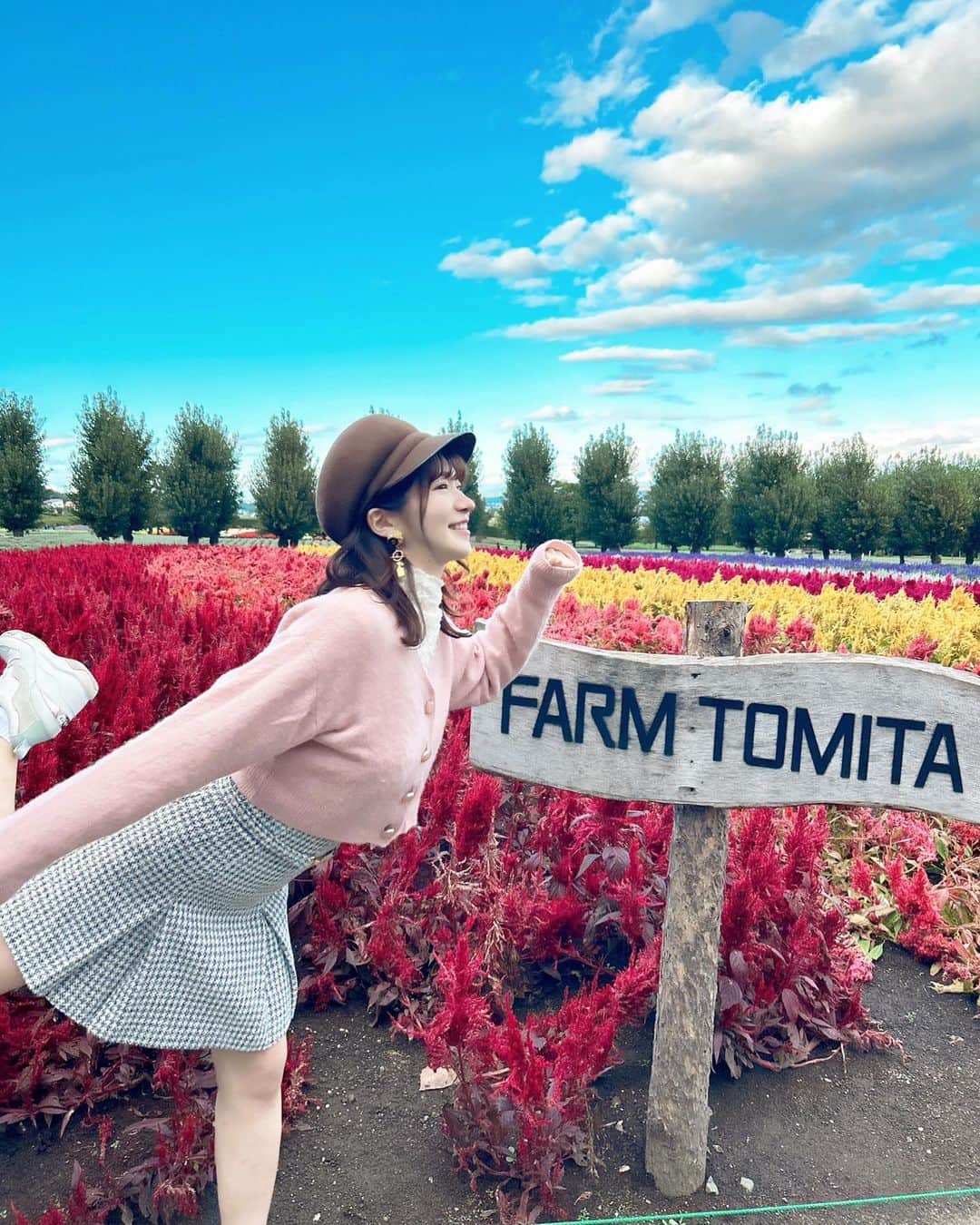 渚志帆さんのインスタグラム写真 - (渚志帆Instagram)「花は広大だし、池は綺麗だし 牛には癒されるし幸せという言葉以外が見つかりませんでした  ハッピーミラクルヘブンワールド🌟🌟🌟」10月27日 20時00分 - totsuka_ruu