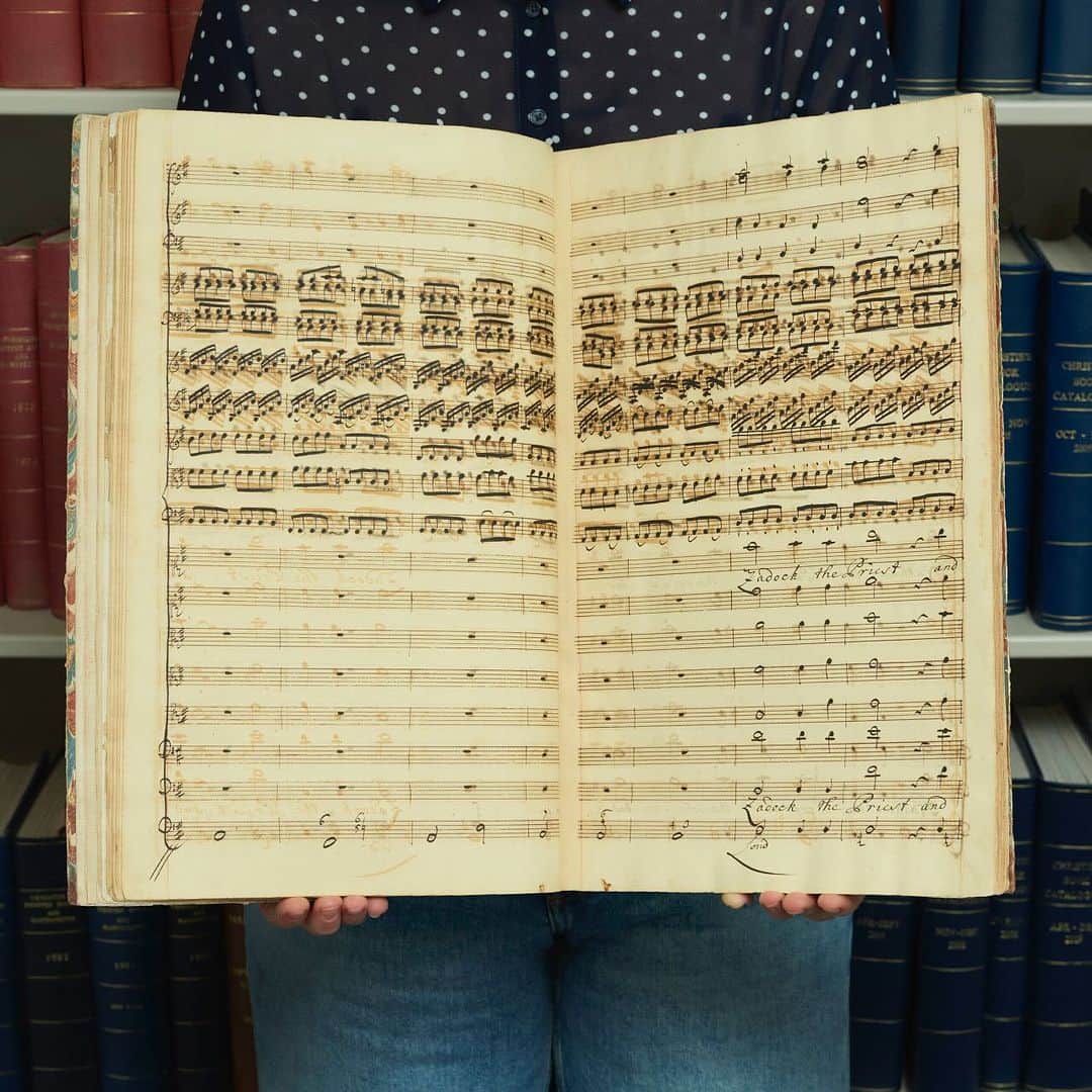 クリスティーズのインスタグラム：「No auction has ever before attempted to tell the history of music over almost 1200 years of human civilization. ⁣ ⁣ The Schøyen Collection was begun in the 1920s by M. O. Schøyen, father of Martin Schøyen, and is today one of the most extensive private collections ever assembled. ⁣ ⁣ This auction reflects the wider collection's vast scope, and includes examples of music from the early Middle Ages all the way through to the Renaissance, Baroque, Classical, Romantic and Modern periods.⁣ ⁣ 🗓 The History of Western Music: Manuscripts from the Schoyen Collection | Online: 25 October-8 November.⁣⁣⁣ ⁣ #Schoyen」
