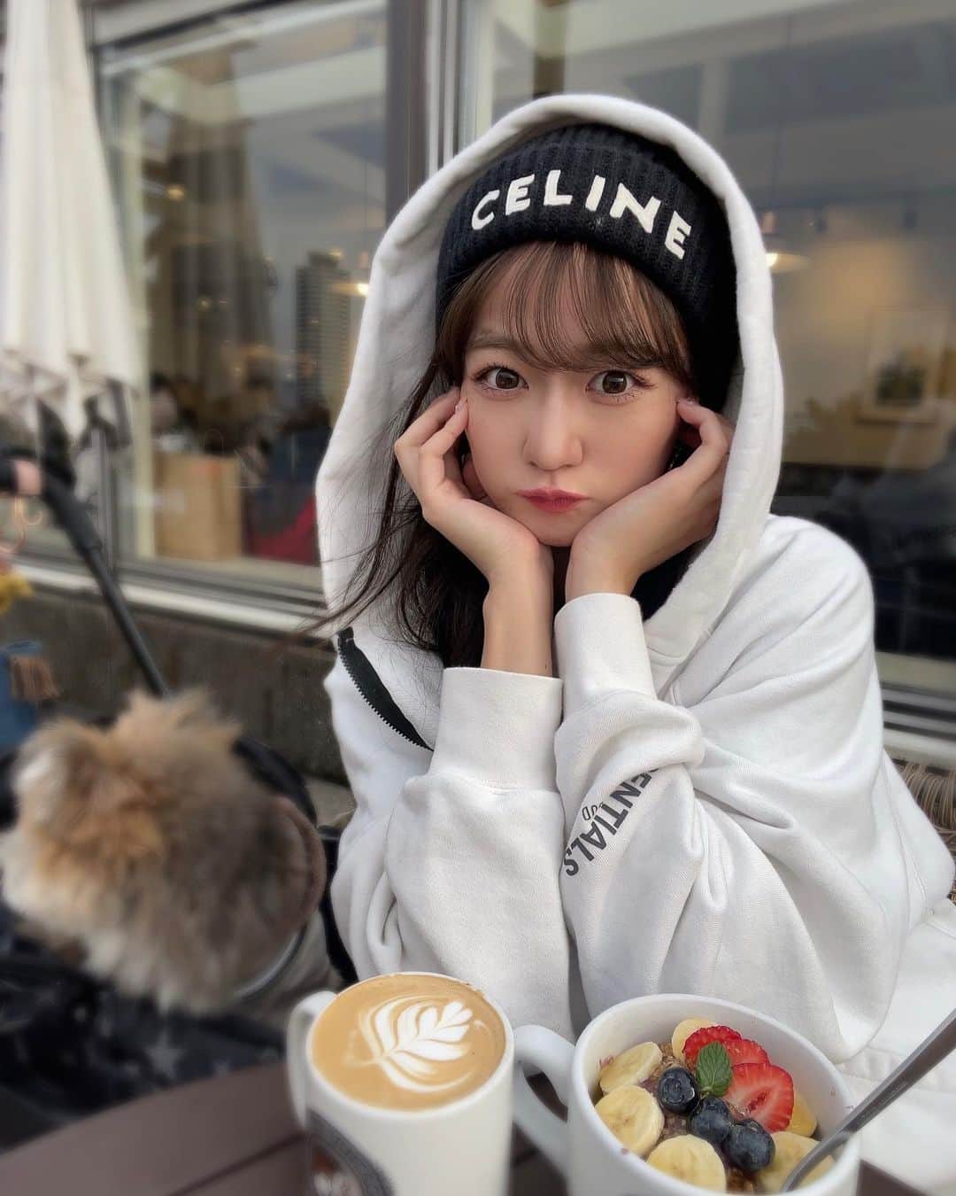のインスタグラム：「🖤  たまーに、こういう格好したくなる😈 ワルっぽい？😈😈笑  ・」