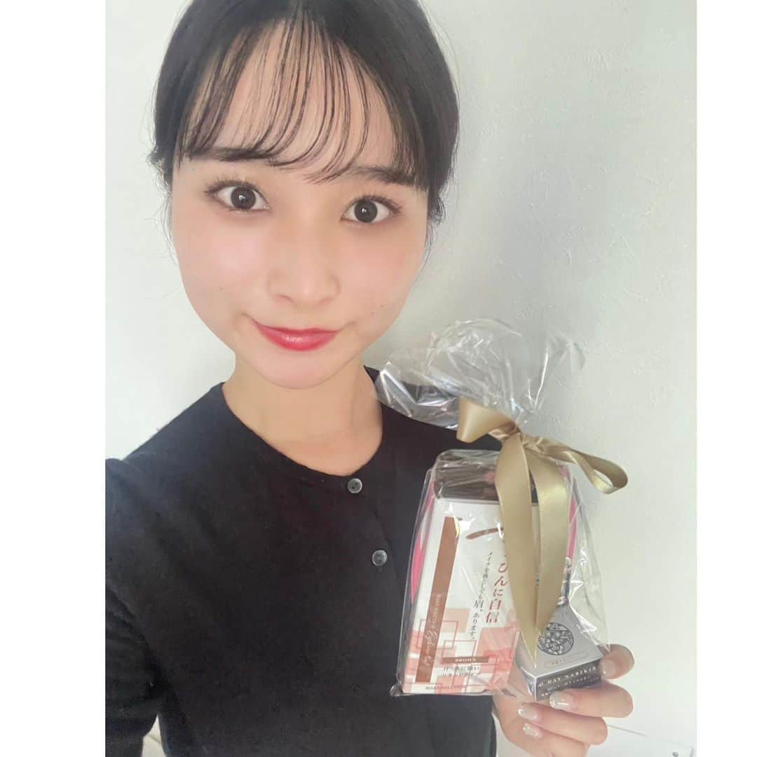 後藤沙梨花さんのインスタグラム写真 - (後藤沙梨花Instagram)「ごきげんよう🌸  ミス和コンテストファイナリスト6名へ、 株式会社ビナ薬粧様より 【メイクソリューションアイブロウティント・メークソリューション ナチュラルスキン ファンデーション・鬼滅の刃カラーシャドウ】　をいただきました！ ____________________________________  素肌を染めて、消えない眉を実現する【メークソリューション アイブロウティント】剥がさないタイプなので、描いて寝るだけOK！ 美容成分も27種配合されていて、眉毛と地肌のケアもできる眉ティントです。  ____________________________________  ご協賛ありがとうございました！  #アイブロウ #ティント #眉ティント #時短メイク #アイメイク #学習院女子大学 #和祭 #gwc #Missgwc2023 #misscontest2023 #ミス和コンテスト #ミスコンテスト　#ミス和 #gakushuinwomenscollege #ミス和コンテスト2023 #ミスコン #春からgwc #学女 #学女ミスコン #ミスコンファイナリスト」10月27日 18時03分 - missgwc2023