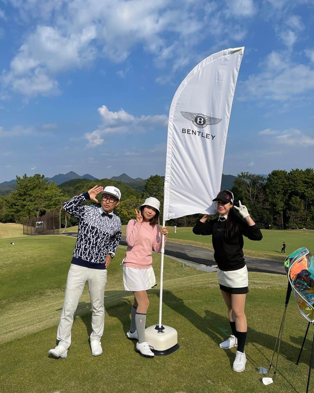 中村香織のインスタグラム：「美奈ちゃん @kaneiwa_mina が可愛すぎて食べちゃいたい笑 可愛くてゴルフ上手いくて性格いいって最強じゃんね！  #ゴルフ　#女子プロゴルファー」