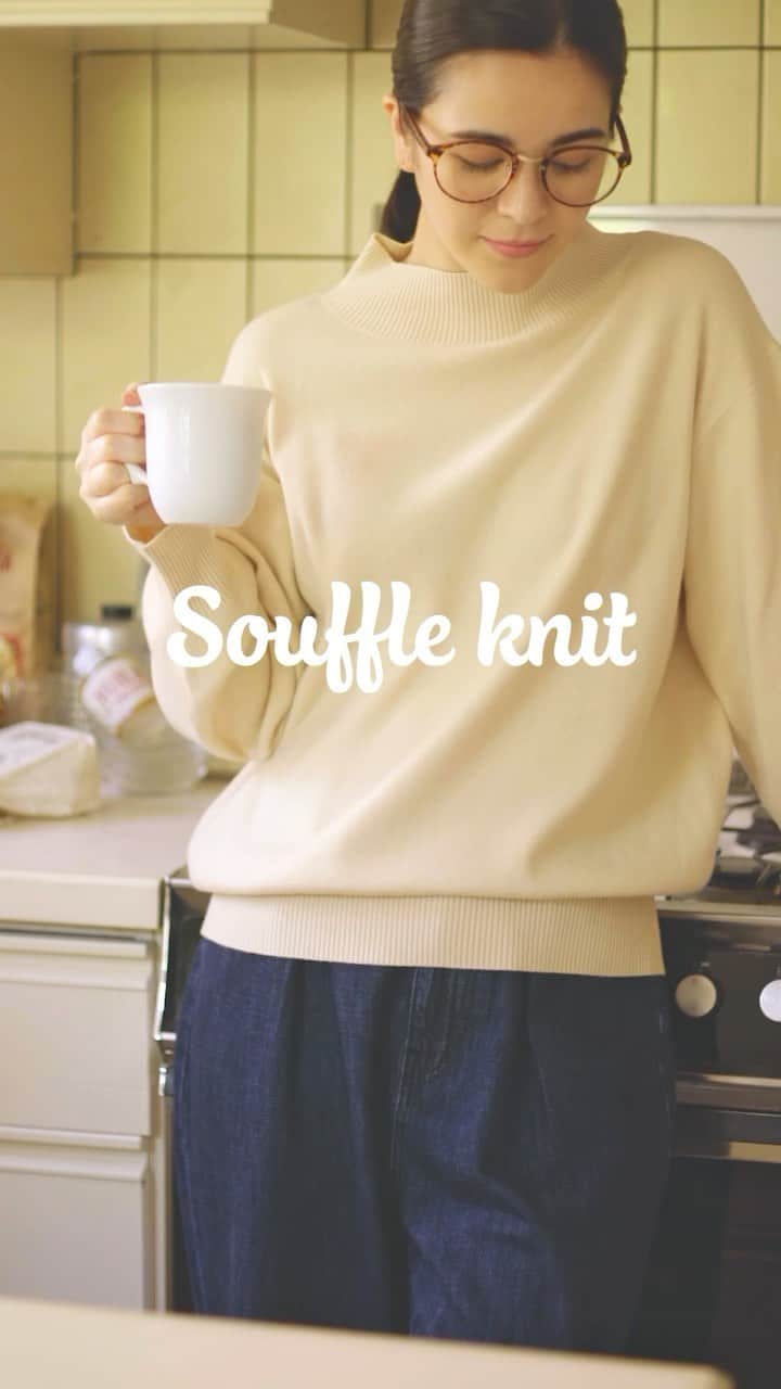 Afternoon Teaのインスタグラム：「Souffle knit スフレニットと共に冬を楽しむ  🤍🫖❄️  ふわふわでなめらかなスフレタッチのニットがリビングに登場。 やさしい肌触りで着心地の良いニットはお出かけ着としてはもちろん、おうちで過ごすリラックスタイムにもおすすめ。  型はVネックカーディガン、ハイネックプルオーバー、ケーブル柄ベストの3種類。 冬のワードローブに、スフレニットをプラスしませんか？✨  ——————————  Afternoon Tea公式アカウントでは 季節のメニューや雑貨の情報を日々発信しています。 ぜひフォローしてください！ @afternoontea_official  ——————————  #AfternoonTea #AfternoonTeaLIVING #アフタヌーンティー #アフタヌーンティーリビング #アフタヌーンティーのある暮らし #ニット #コーディネイト #冬コーデ #スフレニット #衣替え」