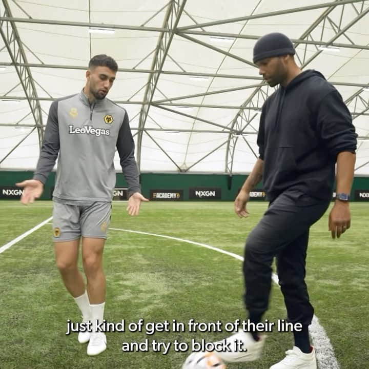 ジョリオン・レスコットのインスタグラム：「Exploring the art of defending with @joleonlescott and @maximiliankilman 🧠」