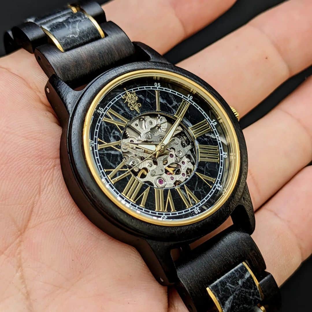 EINBAND -アインバンド-のインスタグラム：「【数量限定】10/30(月) 22:00〜販売開始!! 『天然石×天然木』機械式木製腕時計  製作難易度の高い機械式腕時計を 完成分のみ数本限定販売させていただきます。  公式オンラインショップ https://einbandwatch.com/」
