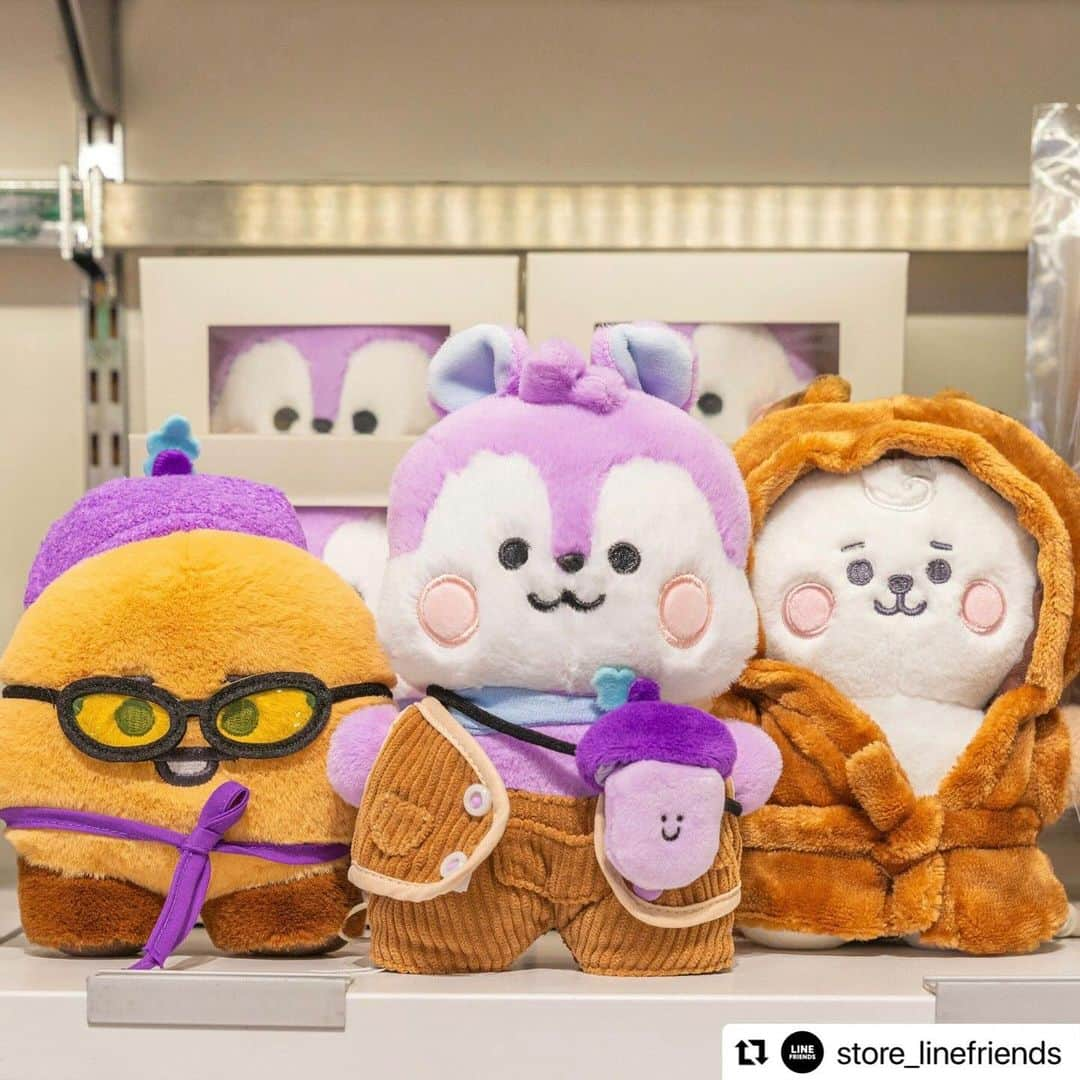 BT21 Stars of tomorrow, UNIVERSTAR!さんのインスタグラム写真 - (BT21 Stars of tomorrow, UNIVERSTAR!Instagram)「#Repost @store_linefriends  ・・・ We brought the Guardian Tree from DOTOHEE Village just for UNISTARS🌳 The mysterious acorn will make your wish come true🐿️  📍LINE FRIENDS COLLECTION 🔗 Link in our bio!  -  도토희 마을에서 라인프렌즈 홍대점으로 잠시 수호목을 옮겨왔어🌳  도토리 소원카드를 소중한 사람에게 보내면 신비로운 도토리가 희망을 이뤄줄 거야!🐿️  📍라인프렌즈 오프라인 스토어(강남/홍대/인사동/명동 영플라자 팝업) 🎁오프라인 스토어에서 HOPE IN LOVE 제품 구매 시 도토리 소원카드 증정 *결제 1건당 1장 증정(20종 랜덤), 소진 시 종료  📍라인프렌즈 온라인 스토어 🔗 프로필 링크를 확인하세요!  #BT21 #dream #hope #HopeInLove #DotoheeVillage」10月27日 18時16分 - bt21_official