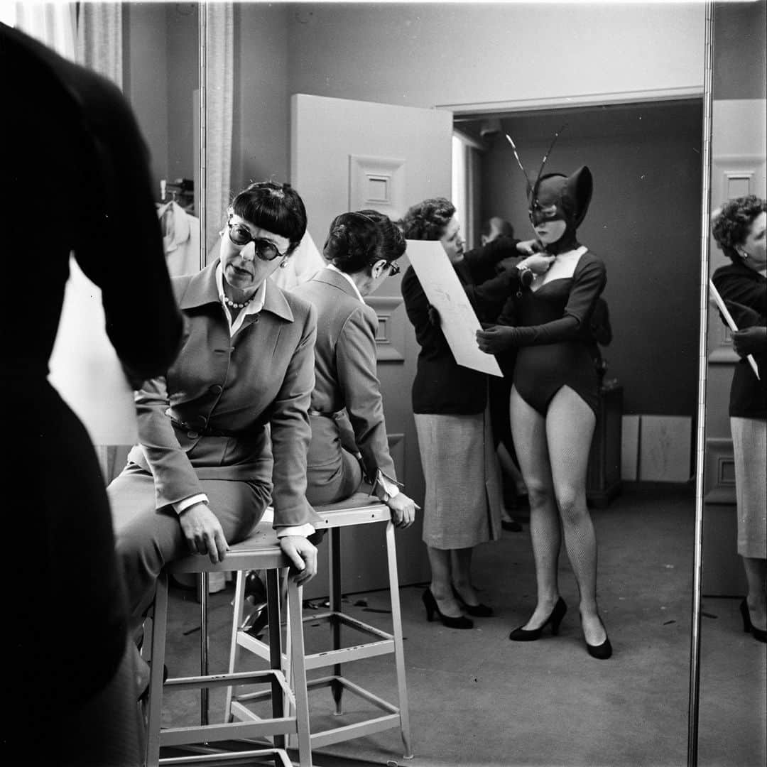 lifeさんのインスタグラム写真 - (lifeInstagram)「American actress Shirley MacLaine dressed in a bat costume during the production of the film 'Artists & Models' (directed by Frank Tashlin), Hollywood, California - 1955.  See more from Insider’s View: LIFE Goes Backstage with the Stars by clicking the link in our bio! 🦇  (📷 Loomis Dean/LIFE Picture Collection)  #LIFEMagazine #LIFEArchive #LIFEPictureCollection #LoomisDean #1950s #ShirleyMacLaine #Costume #Hollywood #Backstage」10月28日 0時15分 - life