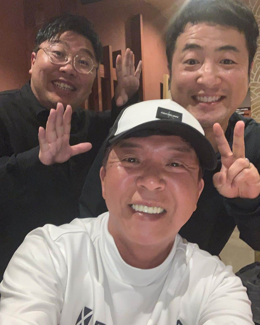 村上ショージさんのインスタグラム写真 - (村上ショージInstagram)「明日は愛媛の大イベントの為に前乗り和牛の水田くんと住みます芸人うっつんと松山の美味しい居酒屋さ🏮さかなくんで前祝い^_^美味かったやはり^_^明日頑張ろう！^_^」10月27日 23時45分 - murakamis0528