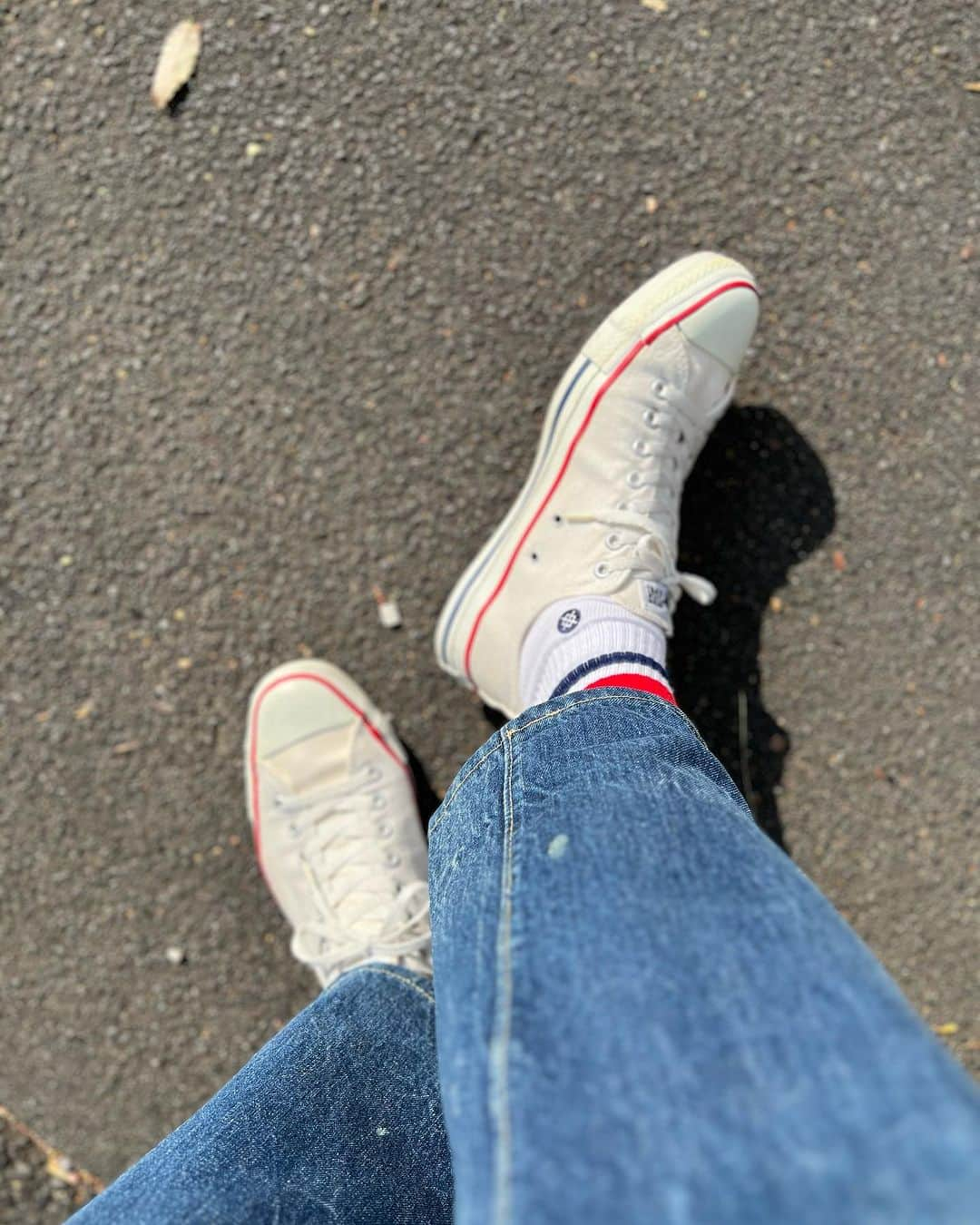 宇野薫のインスタグラム：「UNO☆KICKS  #converseallstar  #levis501xx  #stancesocks」