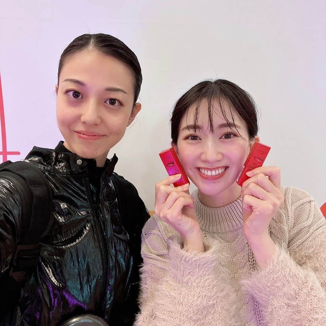 星南のぞみさんのインスタグラム写真 - (星南のぞみInstagram)「💄  今週もお疲れ様です⭐️  先日、久しぶりにきみと会いました‼︎ 色々近況報告をしながらランチをした後に 誕プレにと、少しずつ集めているリップモンスターを頂きました👾  ありがとー❤︎ @3710rihi   雨の日だったから湿気で前髪が海苔みたい😓 写真撮る前に確認すれば良かった…笑 雨の日の前髪ってどうしてますか⁇（ ; ; ）  それでは皆様良い週末をお過ごし下さい♪」10月27日 18時35分 - seina_nozomi