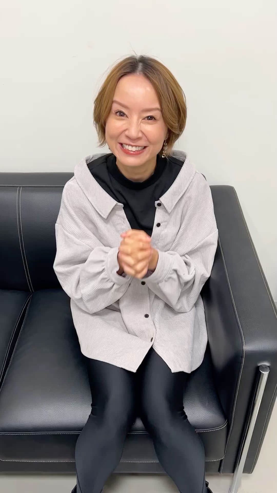 鈴木亜美のインスタグラム：「12月20日発売の25周年アニバーサリーBOX 「2SA ～Ami Suzuki 25th Anniversary BOX～」🎁✨が予約販売中です🙌  さらに発売記念した「リリース記念パーティ」も開催します🎉 (楽天ブックスでご購入いただいた方のみの特典となりますのでお間違いなく🙌🏻) 特典付きは数に限りがあるのでお早めにゲットしてください💨💨  ≪製品情報≫ ■タイトル 2SA（読み：ダブル・エス・エー）～Ami Suzuki 25th Anniversary BOX～  ■商品概要 9DISC（7CD＋2Blu-ray＋豪華フォトブック40P＋特典グッズ封入）  ■販売価格 29,700円（税込）/ 27,000円（税抜）  ≪「2SA ～Ami Suzuki 25th Anniversary BOX～」リリース記念パーティー≫  ■イベント内容 鈴木亜美トークショー＋スペシャルサンクスカードお渡し会 　※スペシャルサンクスカードは、「2SA ～Ami Suzuki 25th Anniversary BOX～」に収納することができるサイズの特製カードとなります。（14.2cm×25.2cm）   ■販売期間（先着販売） 1次販売：2023年10月16日(月) 19:00 ～ 10月29日(日) 23:59 2次販売：2023年11月８日（水）19:00　～　2024年1月31日（水）23:59   ■イベント日程 2024年2月11日（日） 第1部：開場13:30、開演14:00（トークショー：14:00～、特典会：14:30～） 第2部：開場17:00、開演17:30（トークショー：17:30～、特典会：18:00～）   ■イベント会場 二子玉川ライズ　スタジオ ＆ ホール (住所：〒158-0094　東京都世田谷区玉川1-14-1　二子玉川ライズ)  ※詳細は公式HPをご確認ください  #あみーゴ25周年 #2SA」