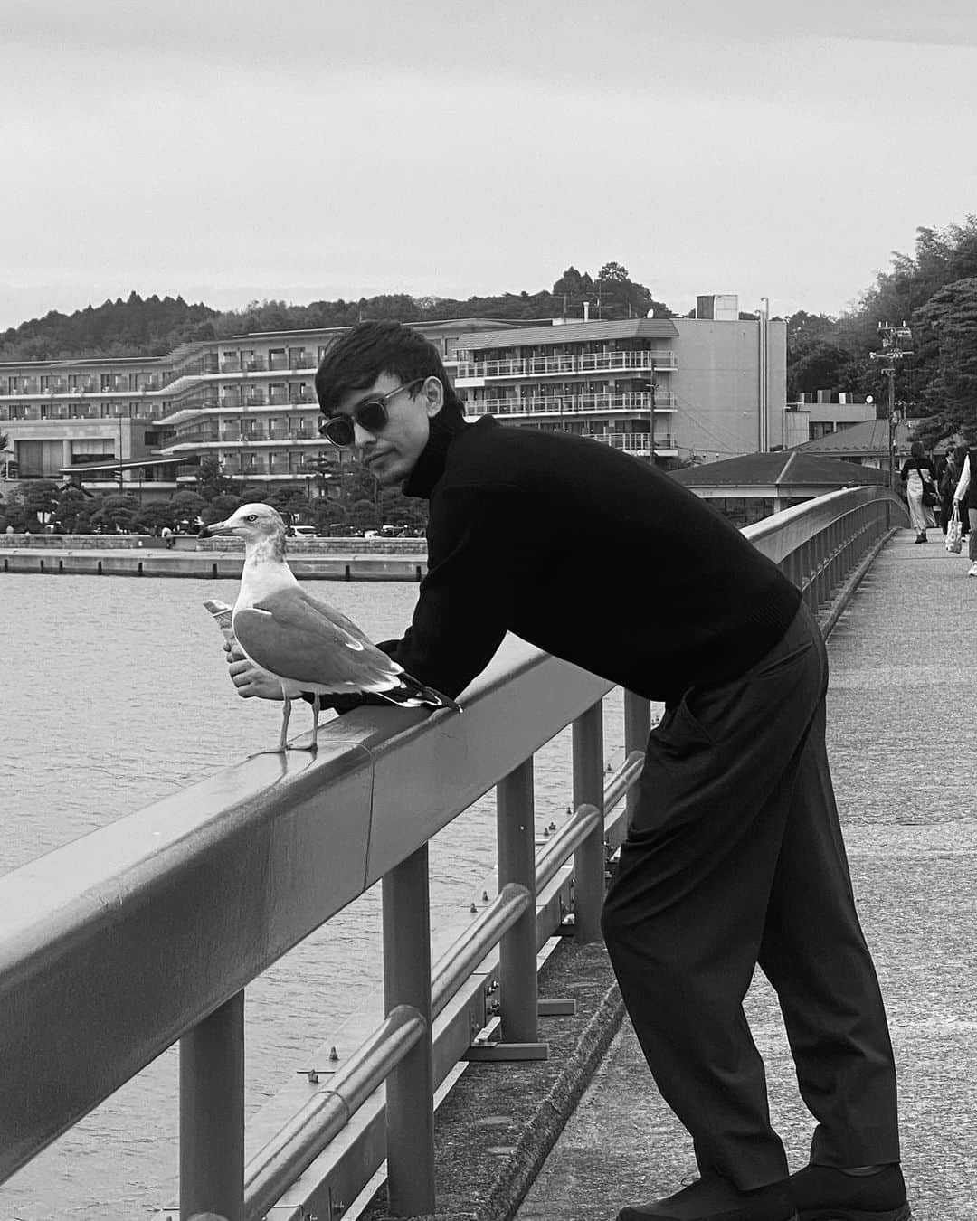 SEN（三辻茜）のインスタグラム：「She may have just wanted my ice cream but to me it felt like a moment.」