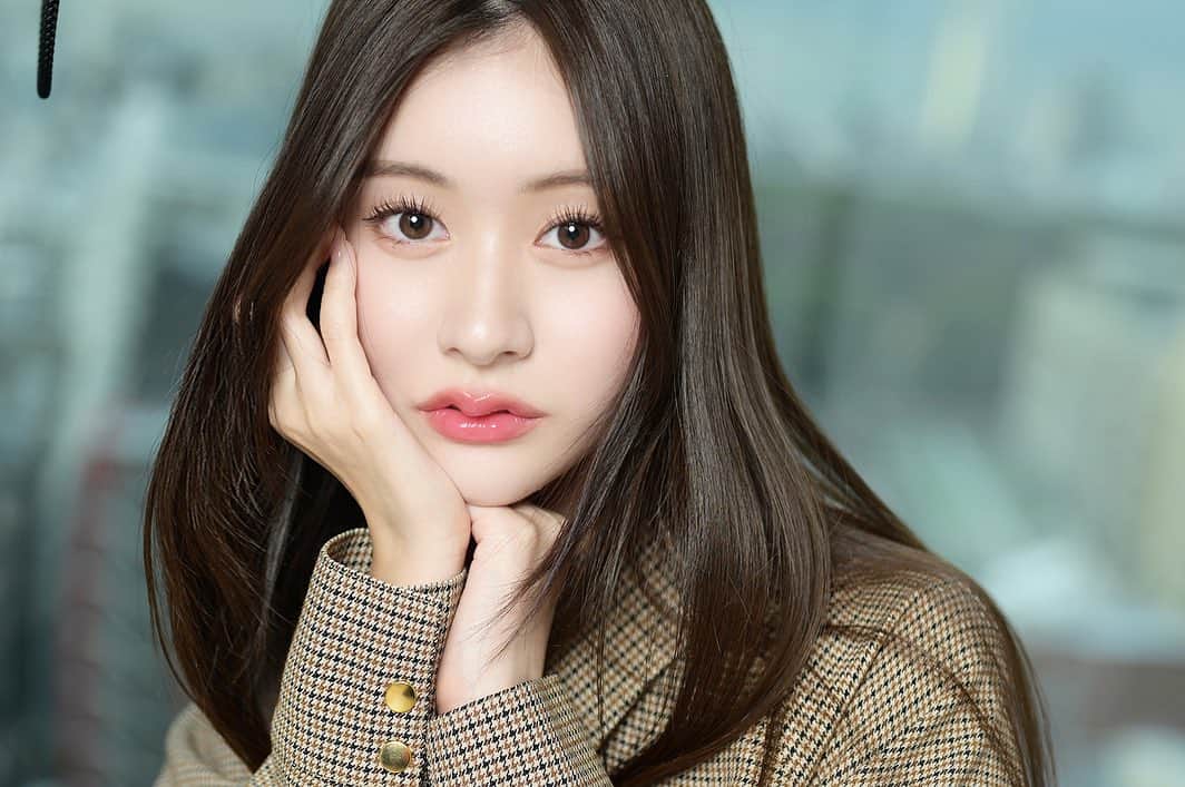 加藤美南のインスタグラム：「モデルプレスさんに取材して頂きました🫶🏻  私がInstagramを始めたてのとき、モデルプレスさんが私のアカウントを特集して頂いて何万人もの皆さんに一気にフォローして頂くきっかけを与えてくださったのでありがとうございますとお伝えさせて頂きました☺️ 今回の記事は恋愛についてや今出演中のGIRL or LADYのエピソードも話しているので是非読んでくれたら嬉しいです^ - ^ @modelpress」