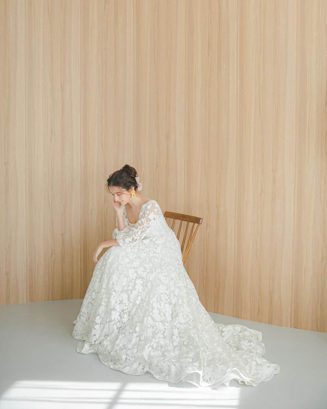 福田瞳さんのインスタグラム写真 - (福田瞳Instagram)「@fiorebianca_wedding 📸 . . . @yurikooo_jpn  @megumi_yoshii  @iida.satoshi  . . このドレス本当に素敵だったなぁ☺︎ ドタイプだった♡」10月27日 18時36分 - fukudahitomi610