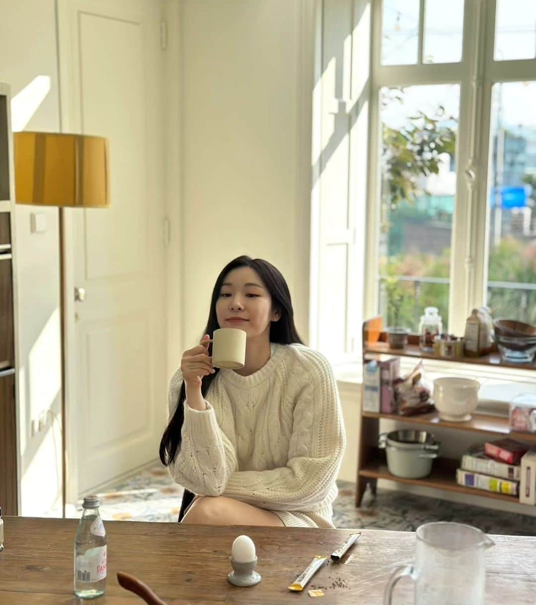 キム・ヨナさんのインスタグラム写真 - (キム・ヨナInstagram)「모닝모닝☕️🥐」10月27日 18時41分 - yunakim