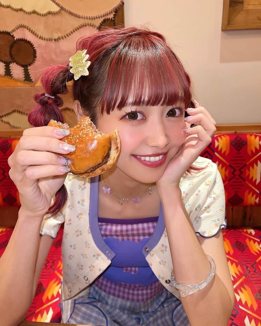 美女美容事情さんのインスタグラム写真 - (美女美容事情Instagram)「《原宿ランチ🧡🩷》 *⁠ リポストを使って素敵な美女の投稿を紹介させて頂く【ビジョビ💄美女美容事情💅】のコーナーです✨ *⁠ 今回ご紹介させて頂きますのは!!👀❤︎⁠⠀ るなさん< @luna_7373 >の素敵なお写真📸⁠⠀⁠⠀⁠⠀⁠ *⁠⠀⁠⠀⁠⠀⁠⠀ 可愛すぎる美女in原宿のカフェ🩶🍔🌟 ランチデートしてる気分になれますね💖😍 *⠀⁠⠀⁠⠀⁠⠀⁠⠀ るなさん< @luna_7373 > ⁠⠀⁠⠀⁠⠀ 素敵な投稿ありがとうございました🧸✨ *⠀⁠⠀⁠⠀⁠⠀⁠⠀ るなさんのアカウントには他にも素晴らしい投稿が沢山ありますので是非覗いてみてくださいね💁‍♀️💙⁠⠀⁠⠀⁠⠀⁠⠀ *⠀⁠⠀⁠⠀⁠⠀⁠⠀ △▼△▼△▼△▼△▼△▼△▼△▼△▼ ⁠⠀⁠⠀⁠⠀ ❤🧡💛「美女美容事情」💚💙💜⠀⠀⠀⠀⠀⠀⠀⠀⠀⠀⠀⠀⠀⠀⁠⠀⁠⠀⁠⠀⁠⠀⁠⠀ 👇掲載ご希望の方は👇⠀⠀⠀⠀⠀⠀⠀⠀⠀⠀⠀⠀⠀⠀⠀⁠⠀⁠⠀⁠⠀⁠⠀⁠⠀ @b_b_j.jタグ付けと🖤 #ビジョビ ⁠⠀ 🖤タグ付けお願いします✨⠀⠀⠀⠀⠀⠀⠀⠀⠀⠀⠀⠀⠀⠀⠀⁠⠀⁠⠀⁠⠀⁠⠀⁠⠀ △▼△▼△▼△▼△▼△▼△▼△▼△▼ ⁠⠀⁠ #FRUITSZIPPER #仲川瑠夏 #ぴゅあいんざわーるど #hohokamdiner #candystripper #katie #dearsisterhood #ootd #mv #katietokyo  #harajuku #harajukufashion #harajukustyle #harajukugirl #原宿カフェ #原宿ランチ」10月27日 18時43分 - b_b_j.j