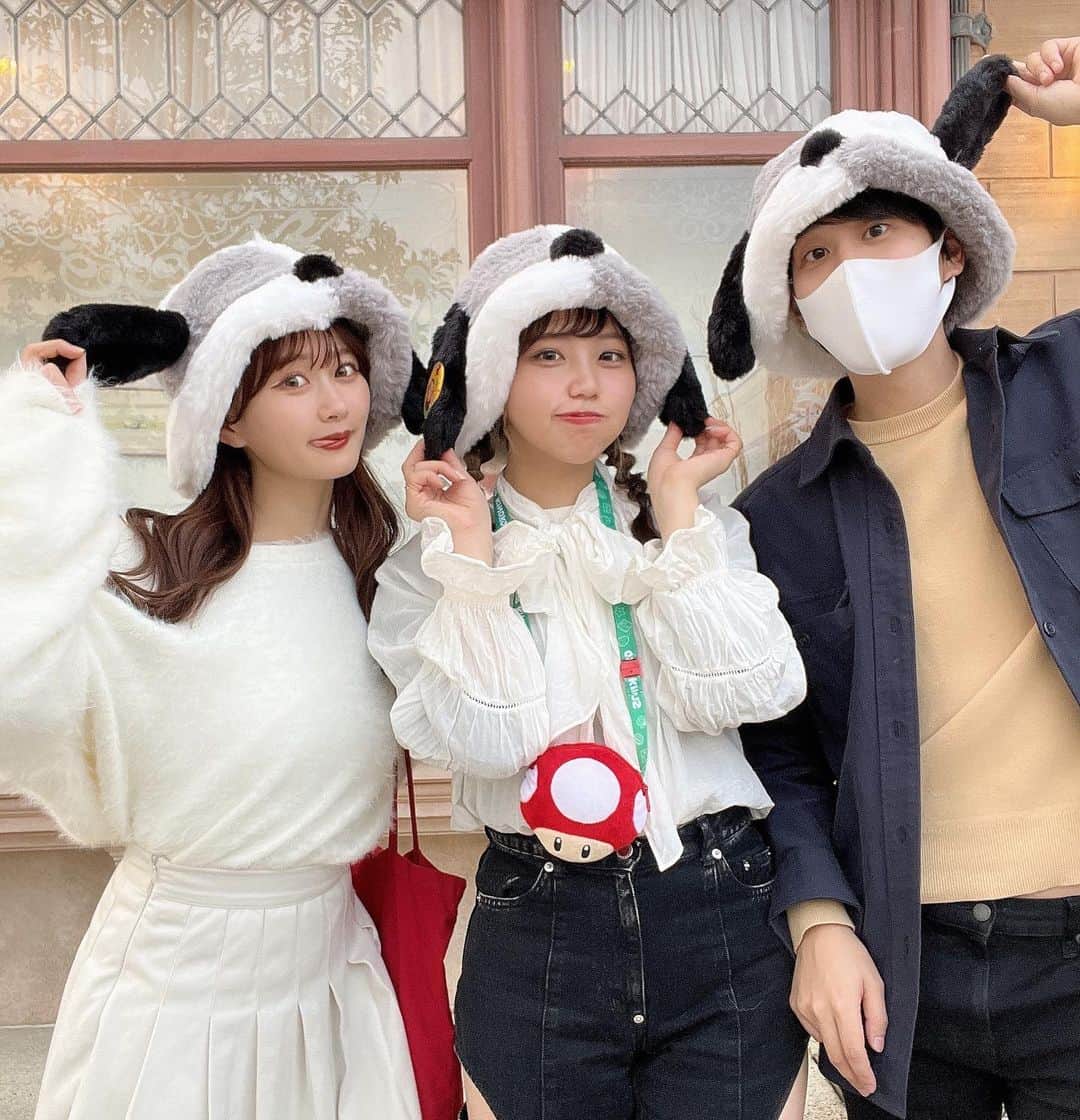 あかちゃすさんのインスタグラム写真 - (あかちゃすInstagram)「沢山写真撮ってくれたけん、 いつもと雰囲気違うがも載せてみる🐰🤍  歯並び良くないが最近のコンプレックスで、 基本笑うた写真投稿することないがやけど、 せっかく楽しくて笑いまくったけん載せてみた（''ˊᗜˋ''）🐻‍🍮🍅❌🍎  最後の動画はみなみんが撮ってくれよるがをそば湯さんが撮ってくれよった(笑)  2人ともありがとうﾀﾁ(ง ˙˘˙ )วﾀﾁ  #あざとお洋服#あざとコーデ #あざと服 #ロングブーツ #ロングブーツコーデ#冬服#冬服コーデ#秋服#秋服コーデ#ニットワンピ#ニットワンピース #ニットワンピースコーデ #ユニバ#ユニバコーデ #ユニバーサルスタジオジャパン #ユニバハロウィン」10月27日 18時48分 - chas._.22