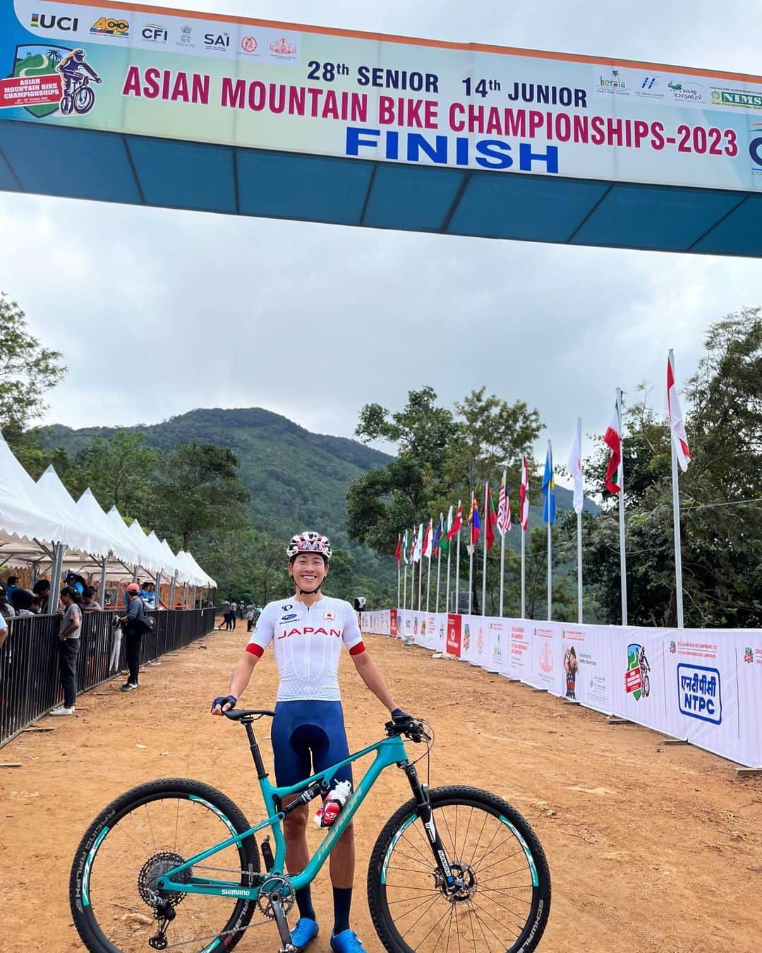 沢田時のインスタグラム：「いよいよ明日10月28日、MTBアジア選手権に出場します🇮🇳  お互いの走りを誰よりも理解している日本代表4名でパリ五輪の代表資格を得るために優勝だけを目指して走ります。この場に立たせてくれた人たちへの感謝に全力の走りで応えたい🔥  日本時間の19:00スタートです。 応援よろしくお願いします🇯🇵」