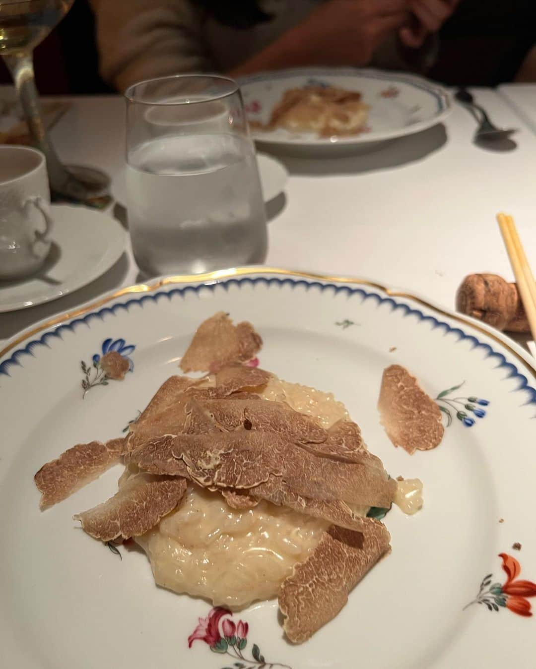 小川ももえさんのインスタグラム写真 - (小川ももえInstagram)「ツバキさん🍷 美味しいご飯とお酒の幸せ時間でした🐷🤍 ミニムール貝また食べたいな❤️  #ツバキ#西麻布#西麻布グルメ#広尾#広尾グルメ」10月27日 19時01分 - momoe_0406