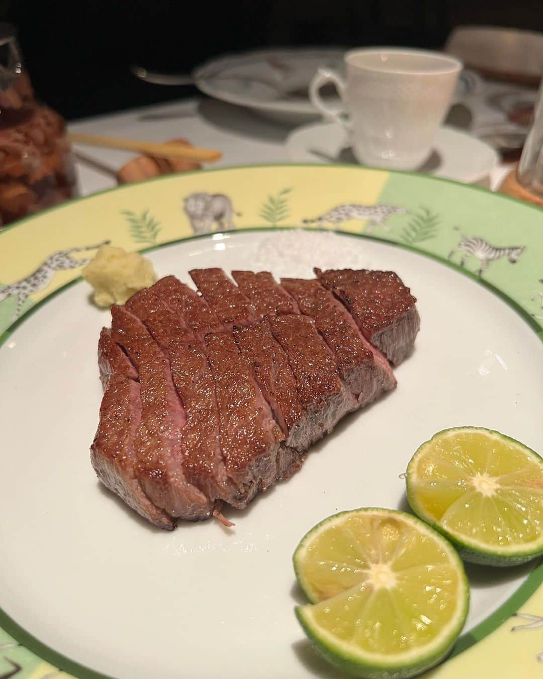 小川ももえさんのインスタグラム写真 - (小川ももえInstagram)「ツバキさん🍷 美味しいご飯とお酒の幸せ時間でした🐷🤍 ミニムール貝また食べたいな❤️  #ツバキ#西麻布#西麻布グルメ#広尾#広尾グルメ」10月27日 19時01分 - momoe_0406