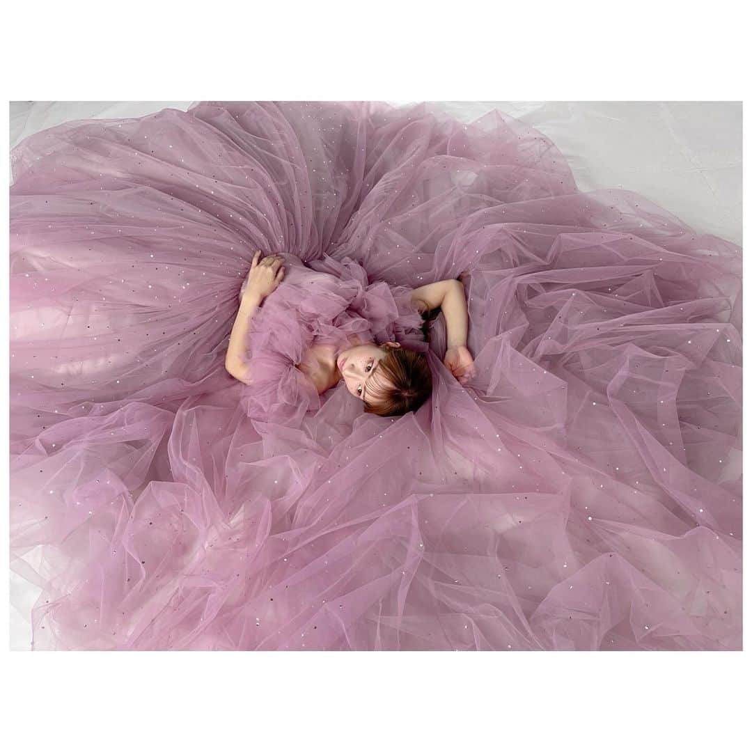辻希美さんのインスタグラム写真 - (辻希美Instagram)「今日もilluNの🌙撮影でした😉💕💕✨" ドレスが最高に綺麗で可愛いかったです🥹💕💕✨✨  #辻希美プロデュースブランドilluN #illuN #🌙🌙🌙」10月27日 18時56分 - tsujinozomi_official