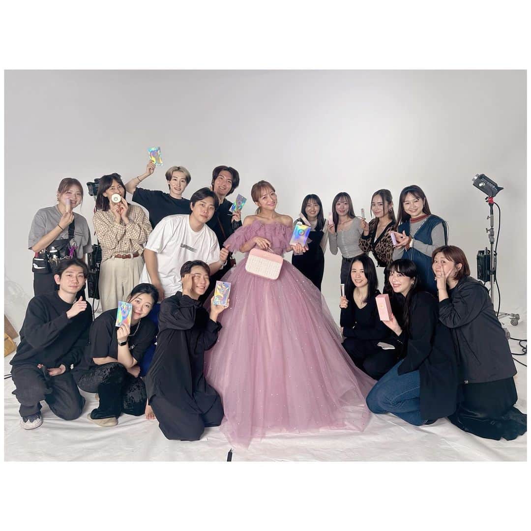 辻希美さんのインスタグラム写真 - (辻希美Instagram)「今日もilluNの🌙撮影でした😉💕💕✨" ドレスが最高に綺麗で可愛いかったです🥹💕💕✨✨  #辻希美プロデュースブランドilluN #illuN #🌙🌙🌙」10月27日 18時56分 - tsujinozomi_official