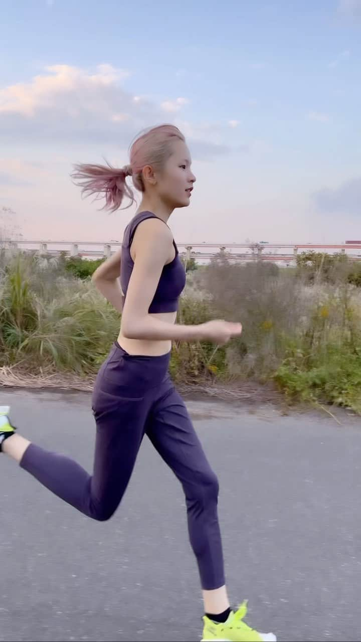 志村美希のインスタグラム：「今日は撮影で1600m がてぃ走りした！合間も沢山走った😾✊🏻」