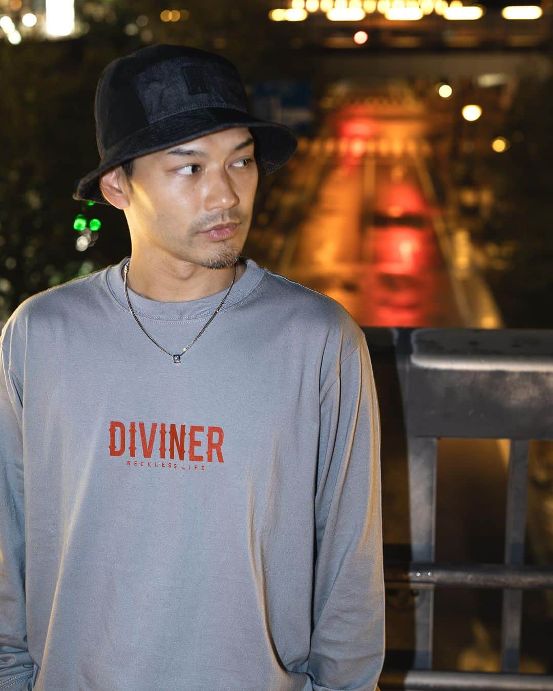 落合将人さんのインスタグラム写真 - (落合将人Instagram)「日本発のストリートブランド「DIVINER」ディバイナーさんのTシャツ  「妥協の無い生き様」がコンセプトということに感銘を受け、少しでもかっこいい生き様にしたいと思いました。  シンプルで何にでも合わせやすいし、カラーバリエーションが豊富なのも嬉しい！  大阪アメリカ村に本店があるのでお近くの方はぜひ足を運んでみてください！ Webサイトからも色々かっこいい商品があるのでタグから飛んで見てみてください！ @diviner_official   Photo : @yst5555   #pr」10月27日 19時00分 - masato_ochiai