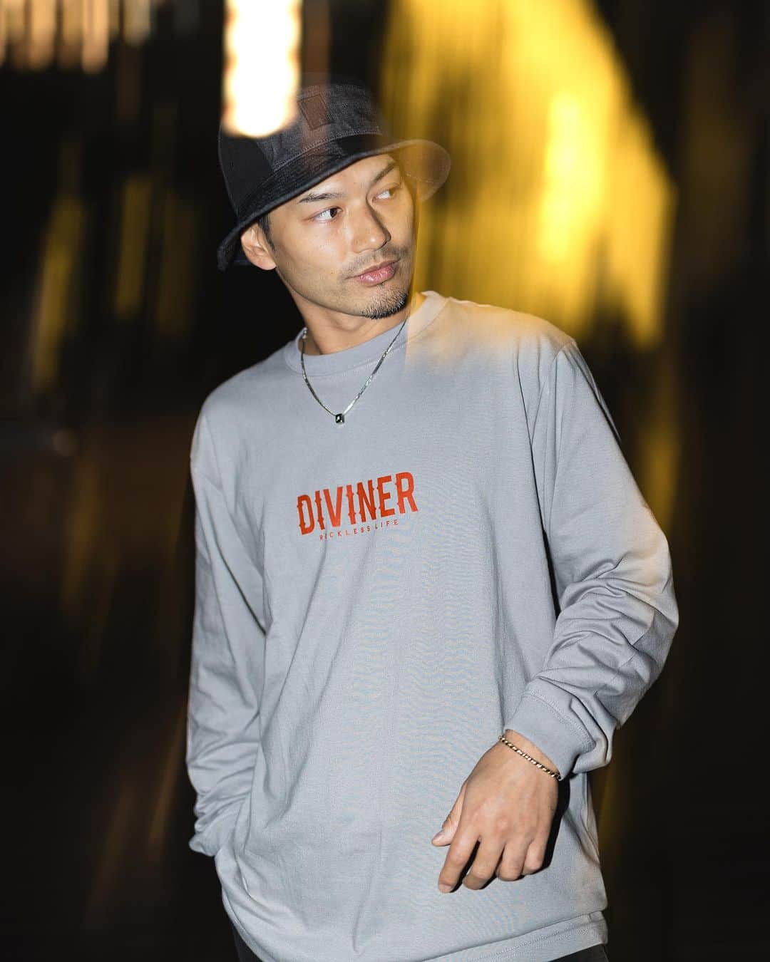 落合将人さんのインスタグラム写真 - (落合将人Instagram)「日本発のストリートブランド「DIVINER」ディバイナーさんのTシャツ  「妥協の無い生き様」がコンセプトということに感銘を受け、少しでもかっこいい生き様にしたいと思いました。  シンプルで何にでも合わせやすいし、カラーバリエーションが豊富なのも嬉しい！  大阪アメリカ村に本店があるのでお近くの方はぜひ足を運んでみてください！ Webサイトからも色々かっこいい商品があるのでタグから飛んで見てみてください！ @diviner_official   Photo : @yst5555   #pr」10月27日 19時00分 - masato_ochiai