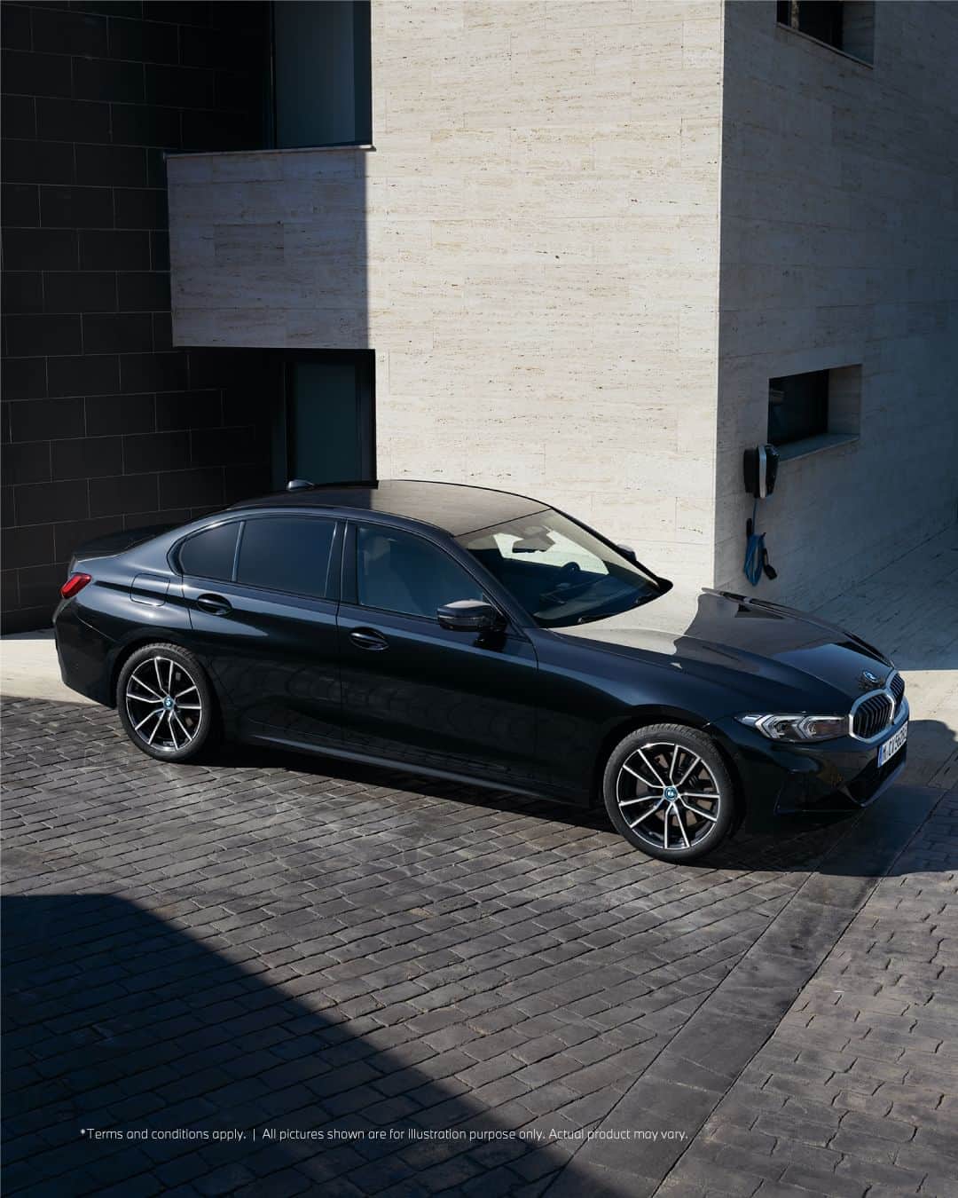 BMW Thailandのインスタグラム：「THE 3 สปอร์ตซีดานที่มาพร้อมกับความสปอร์ตเต็มพิกัดและความสามารถรอบด้านยิ่งกว่าใคร ผสมผสานไปด้วย 3 ไฮไลท์ที่โดดเด่นทั้งในด้าน Design, Easy Connect และ Performance ที่คุณจะได้สนุกไปกับการขับขี่อย่างเต็มที่ในทุกเส้นทาง  #BMW #BMWTH #JOYisBMW #สุนทรียภาพแห่งการขับขี่ #THE3」