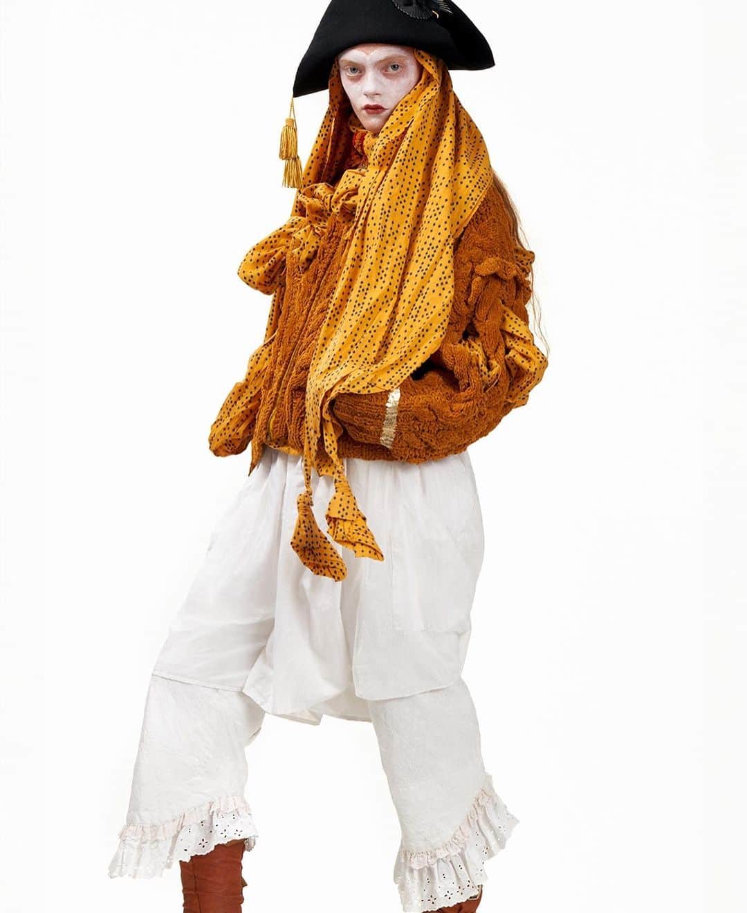 ヴィヴィアンウエストウッドさんのインスタグラム写真 - (ヴィヴィアンウエストウッドInstagram)「A tribute to Vivienne by @moreorlessmag⁠ ⁠ Archive styles include corsets from the Autumn-Winter 1990/91 Portrait collection, shirts from the Pirate Autumn-Winter 1981/82 collection and knitwear from the Cut, Slash & Pull collection of Spring-Summer 1991.⁠ ⁠  Photography by @mariliandre Styling by @robbiespencer Modelling by @alysclh, @lucabiggs, @lauraclossick & @ajussamuel Casting by @ben_grimes_casting Hair by @soichiinagaki Make-up by @vass_theotokis Nails by @yuikaaanails Set design @hellakeck Production by @block.productions Special thanks @mrstevenphilip @alexanderfury    #WestwoodHeritage」10月27日 19時05分 - viviennewestwood