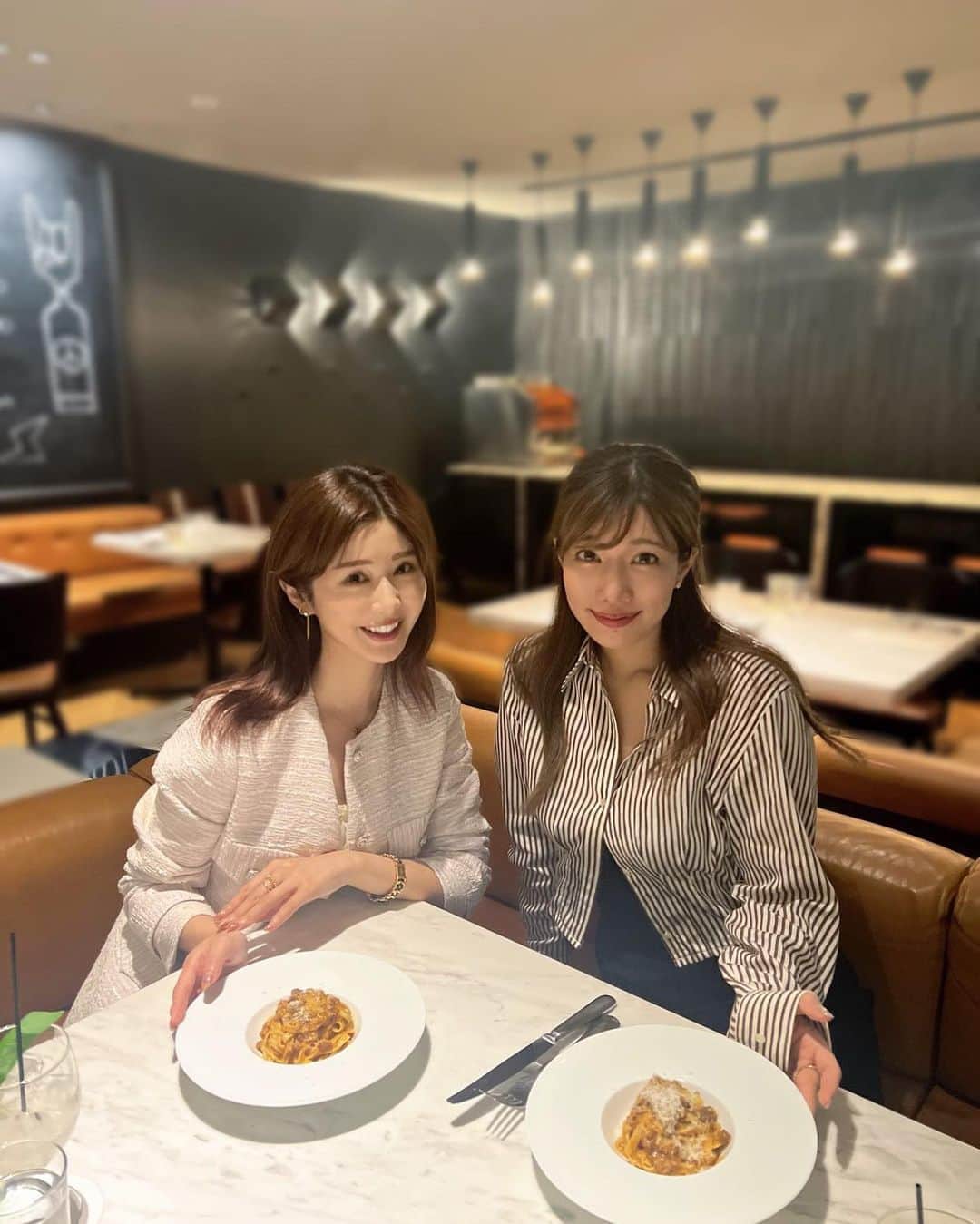 滝沢結貴さんのインスタグラム写真 - (滝沢結貴Instagram)「世界中で会ってる大好きな @misato_ichiki ちゃんとFRATELLI PARADISOへ🇮🇹🍝  プリフィックスディナーコースを頂きました！何を食べても美味しいけど、外せないのが前菜のボッタルガクリームのプレッツェル🥨 クセになる味でファンも多いのでは😋  表参道ヒルズの3階にあってアクセスも良くて🙆‍♀️ 楽しくて美味しい時間でした！  #pr #フラテリパラディソpr投稿 #表参道グルメ」10月27日 19時06分 - yuntokyo