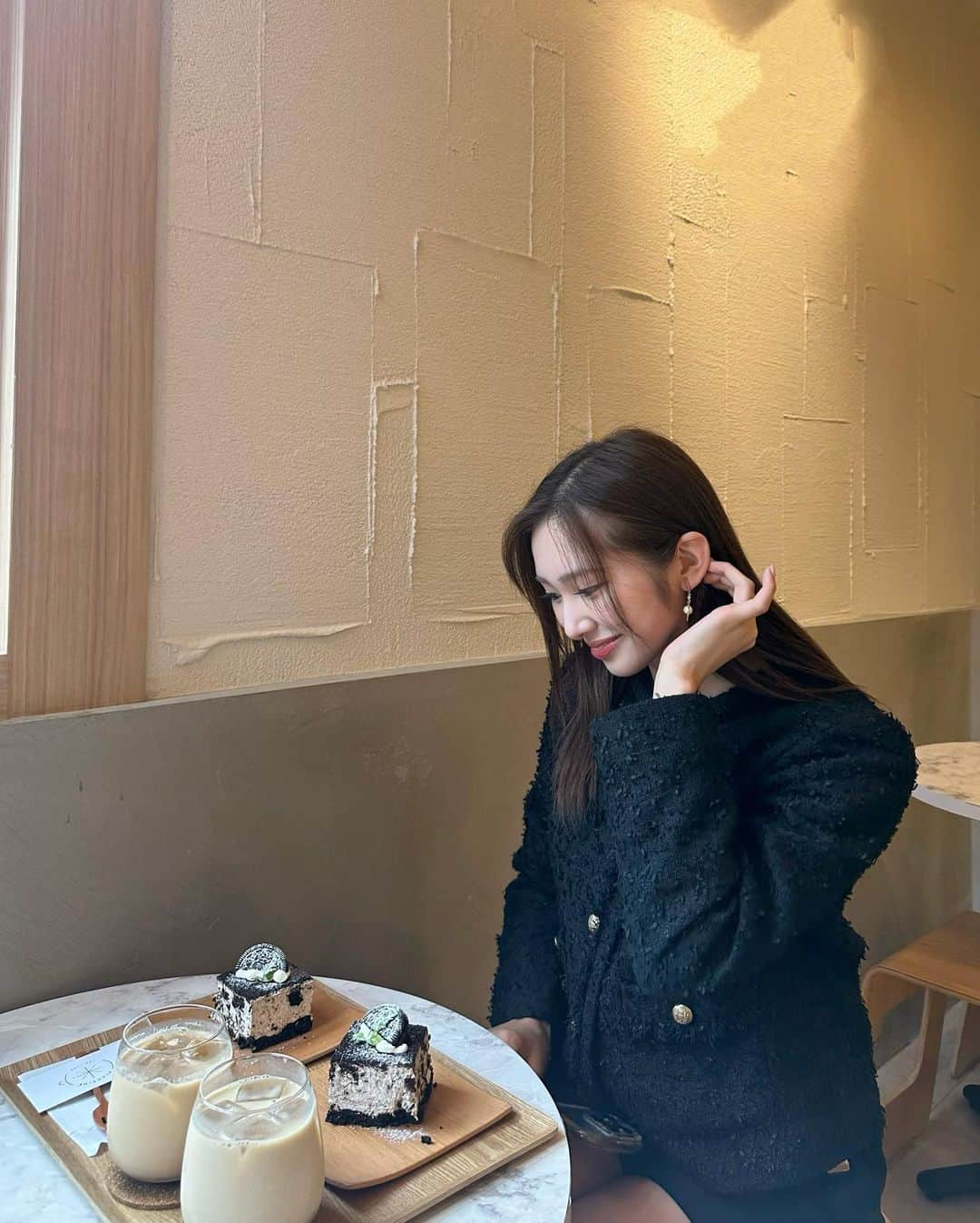 山口綺羅さんのインスタグラム写真 - (山口綺羅Instagram)「カフェ活🧁🫧  ここのオレオチーズケーキ美味しすぎた♡  #カフェ巡り  #オレオチーズケーキ  #甘党」10月27日 19時13分 - girls2_kira_official