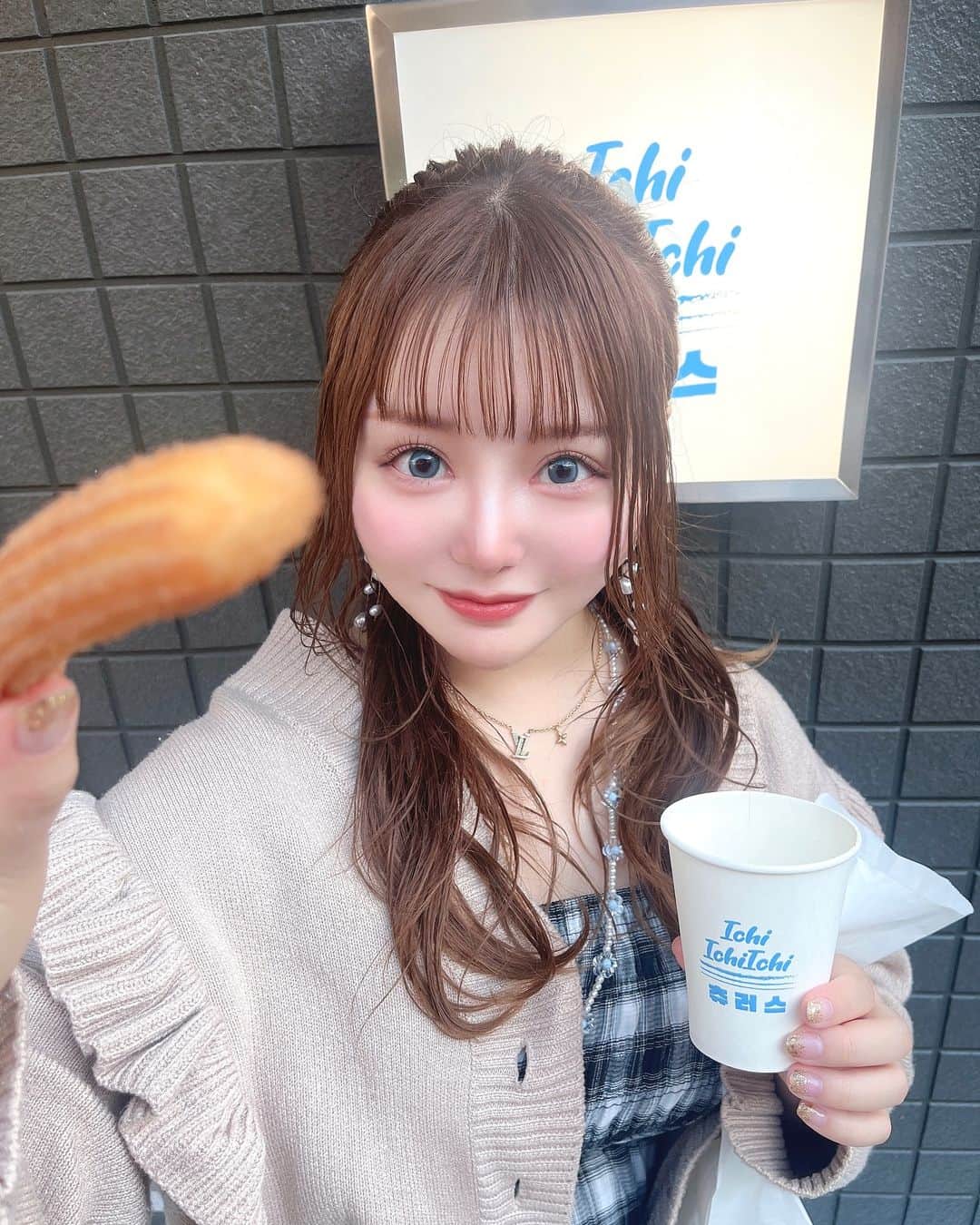 南まなのインスタグラム：「はいあーーん」