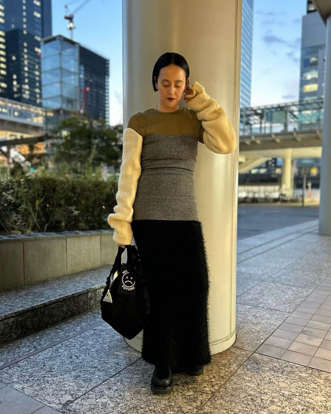 nao_nakabaのインスタグラム：「下に重ねるアイテム次第でオールシーズン楽しめるベアトップ、春夏も楽しんで秋に突入♡ 再入荷リクエストの声を沢山頂き 新色のブラウンミックスと共に登場です🤎🖤  今夜20:00 お見逃しなく🫶🏼 @mediam_official」