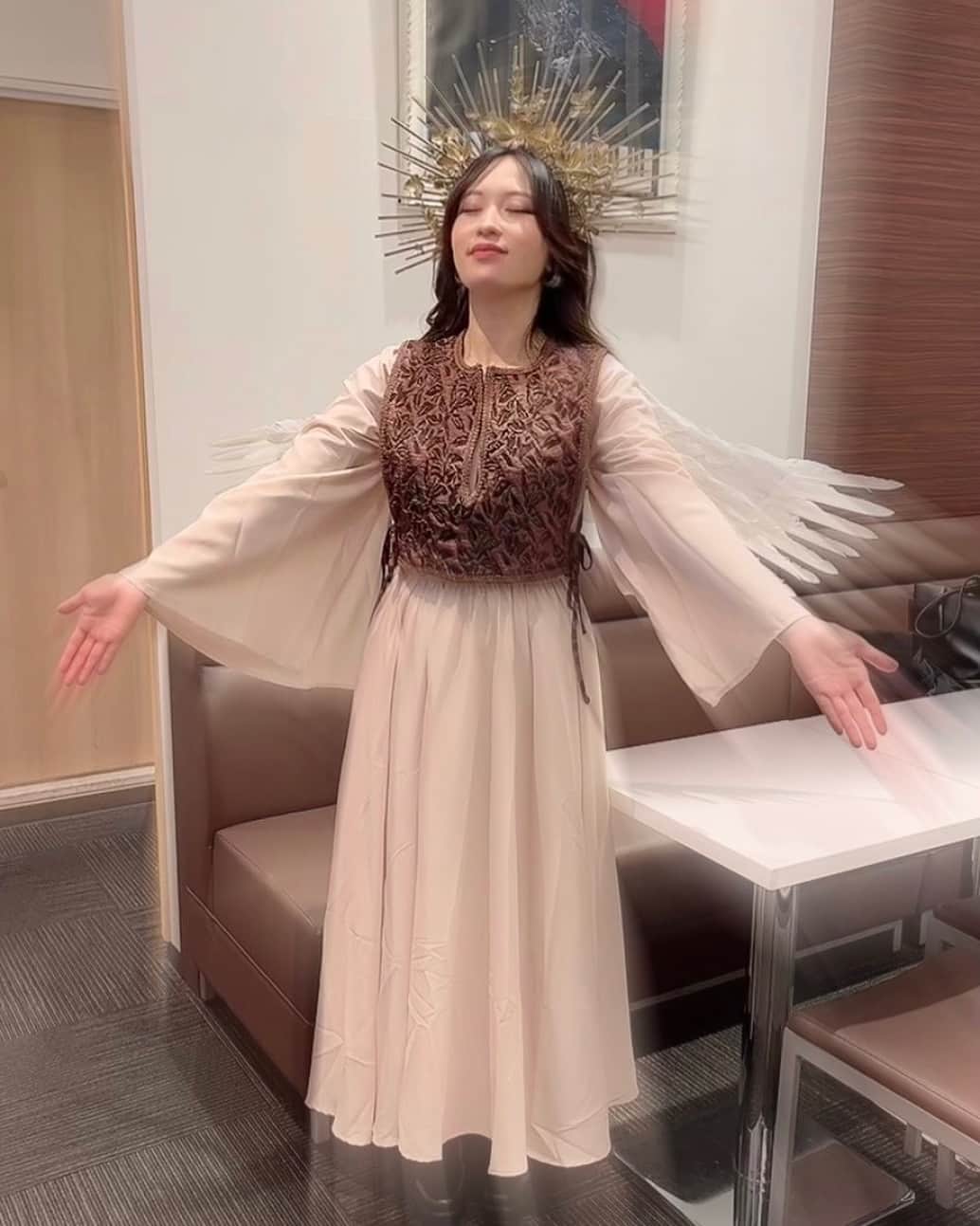 原田ありさのインスタグラム：「この画像を待ち受けにすると魂が救済され、肌がツルツルになったり、臨時収入が入ったり、仕事が成功したりします。 素敵な異性に声をかけられたりしちゃうかも♪ でも待ち受けにしないと死にます」