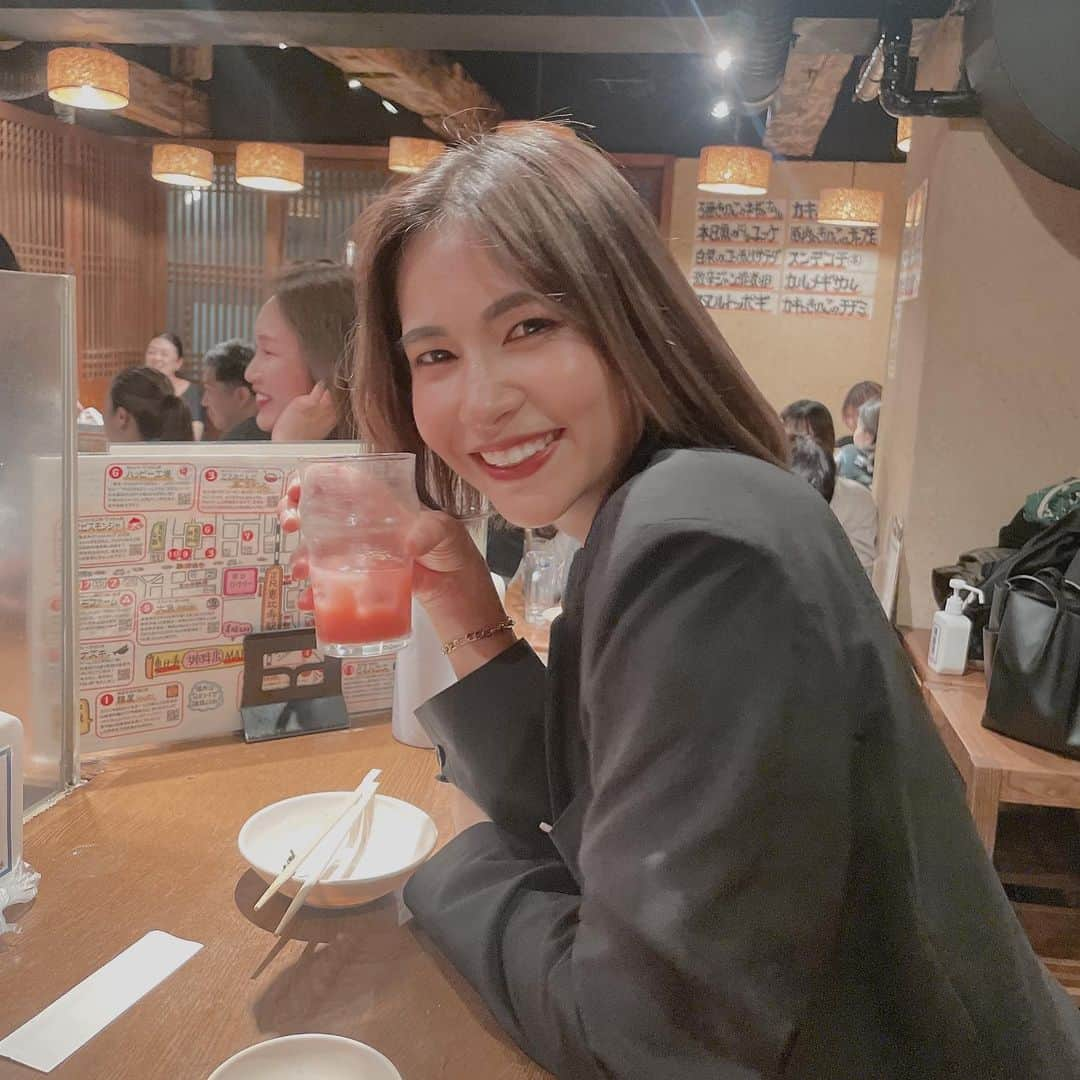 瀬川真帆さんのインスタグラム写真 - (瀬川真帆Instagram)「. TGIF! Have a great weekend all🌹  I drank some Makgeolli for the first time in my life🇰🇷  #korea #koreanstyle #makgeolli #ootd  #love #allblack #happy #friday #style  #먹방 #존맛 #오오티디」10月27日 19時29分 - magitoooo.desu