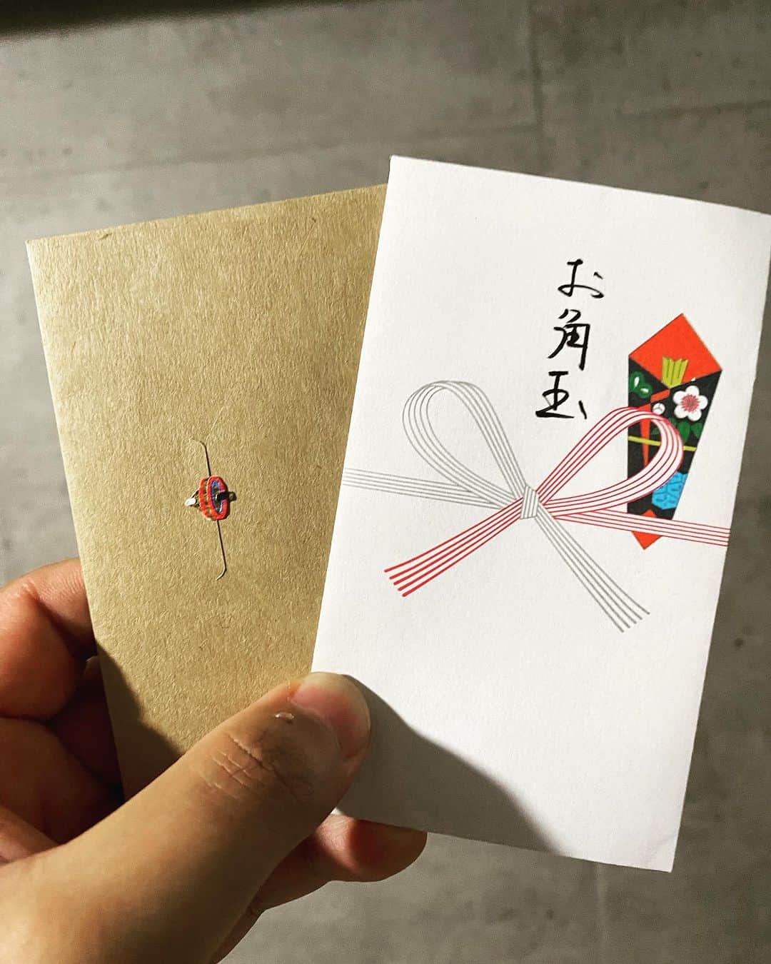 別府貴之のインスタグラム：「ミルクボーイさんのお年玉🧧 使わせていただきました。。」