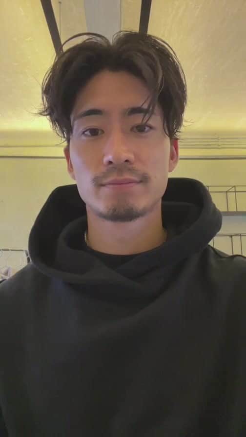 Kensukeのインスタグラム：「@monkmode.jp  本日10月27日19:00発売を兼ねて インスタライブにて商品説明と注意事項です🙏🏽 良ければ是非見てください👍」