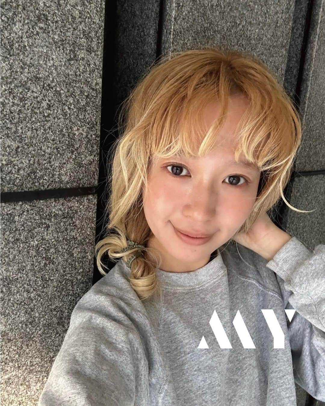 Ane Moneさんのインスタグラム写真 - (Ane MoneInstagram)「100種類以上あるヘアゴムとパーツから、自分の好きなものを選んで作るヘアゴムセット「MY」  モデルの柴田紗希さん、ヘアスタイリストのモリハルナさん、スタイリストの中野ゆりかさんに「MY」のヘアゴムをセレクトしていただきました。 ＿  渋谷ヒカリエShinQs店では店舗のリニューアルオープンを記念して「MY」のPOP UPを開催中です。 柴田紗希さん、モリハルナさん、中野ゆりかさんがセレクトしてくださったセットはもちろん、ご自身でもお好きな組み合わせをお楽しみいただけます。 POP UP開催期間：10月26日(木) ～ 11月26日(日) ＿  オンラインストアでは柴田紗希さん・モリハルナさん、中野ゆりかさんにセレクトしていただいたヘアゴムを特製ポーチにお入れし予約受注しております。  予約受注期間：10月26日(木) 10:00 ～ 11月27日(月) 9:59 発送時期：2023年12月上旬～中旬入荷次第順次発送 ＿  柴田紗希さんセレクト LG010161HMX / ¥1650(税込)  . #MY #ヘアゴム #柴田紗希 #アネモネアクセ #アネモネ」10月27日 19時42分 - anemone_official